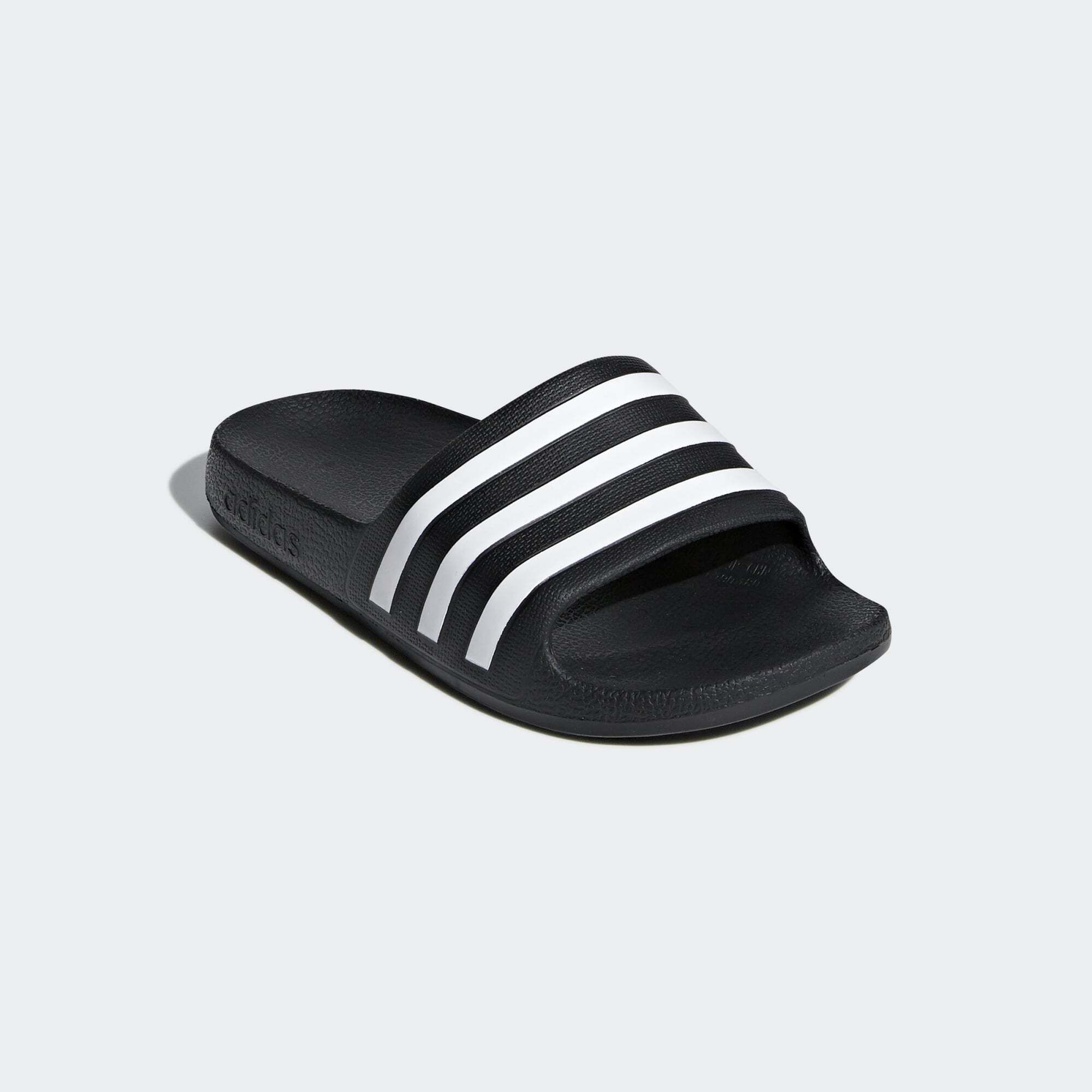 Baskets Vetements Streatwear ADIDAS pour Collections 2024 Courir