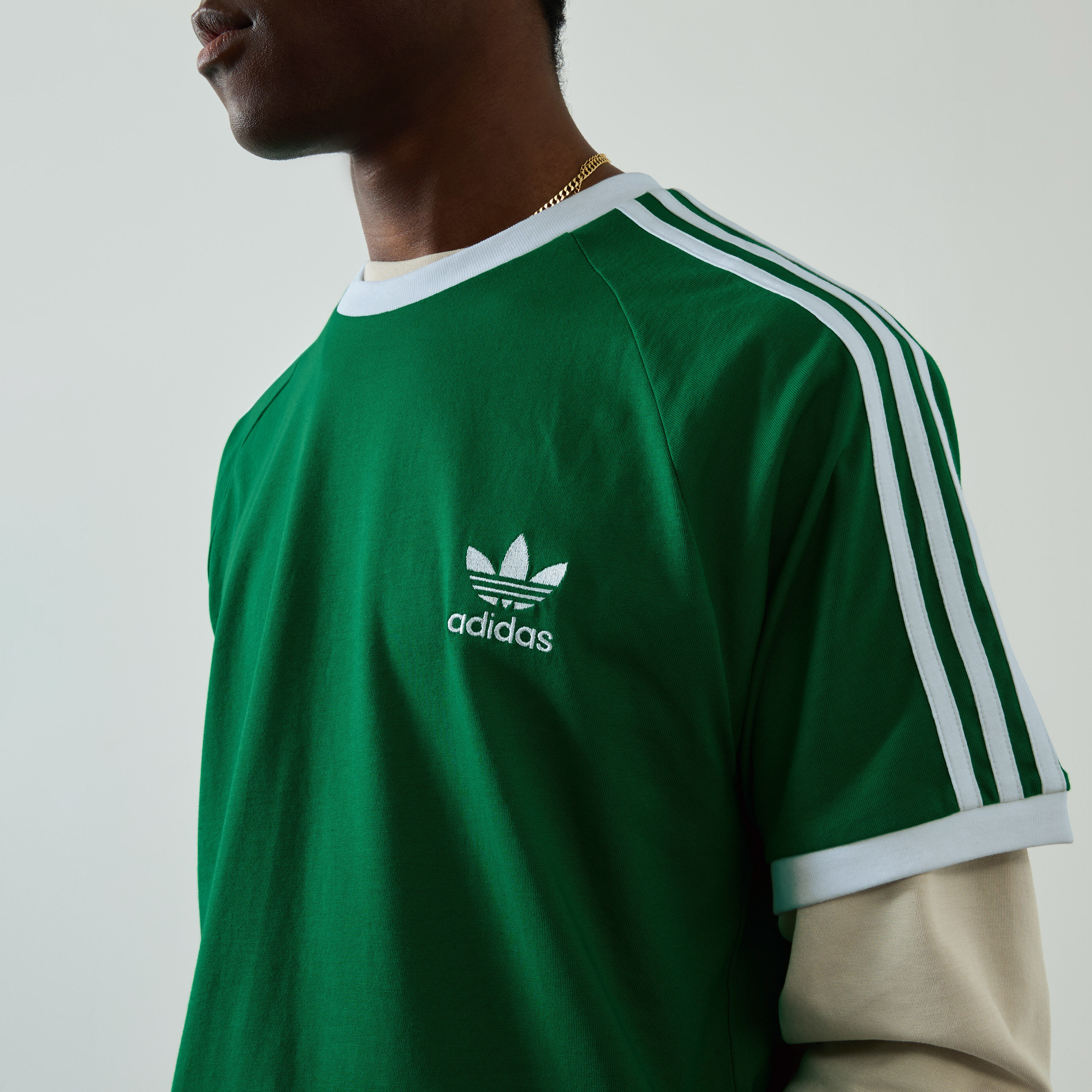 T shirt adidas blanc et vert cheap