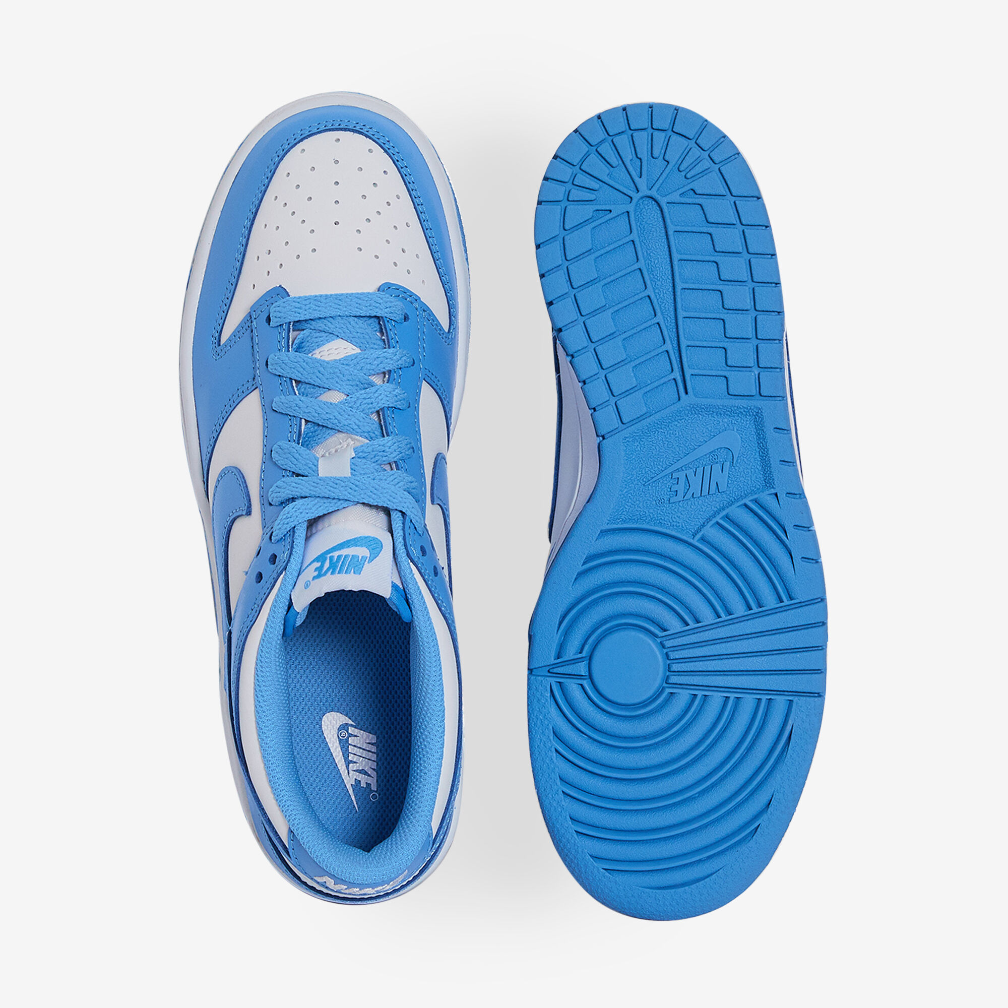 NIKE DUNK LOW UNC WHITE BLUE SNEAKERS KIDS Courir