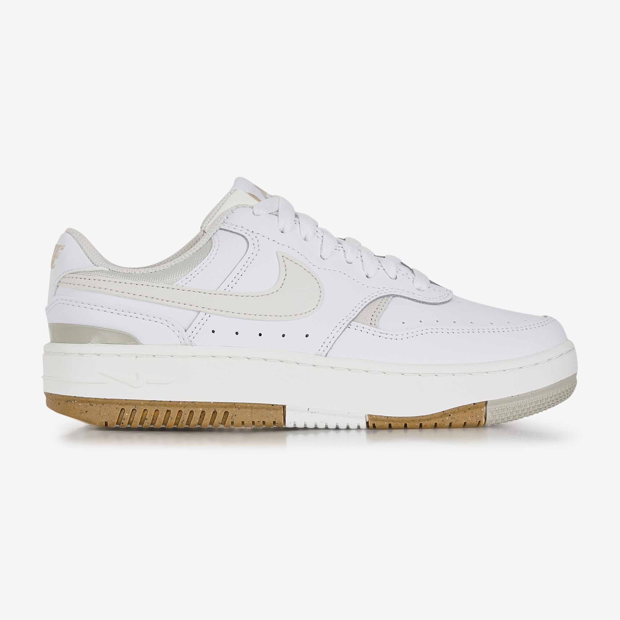 NIKE GAMMA FORCE SNEAKERS FEMME BLANC NOIR LACETS Courir