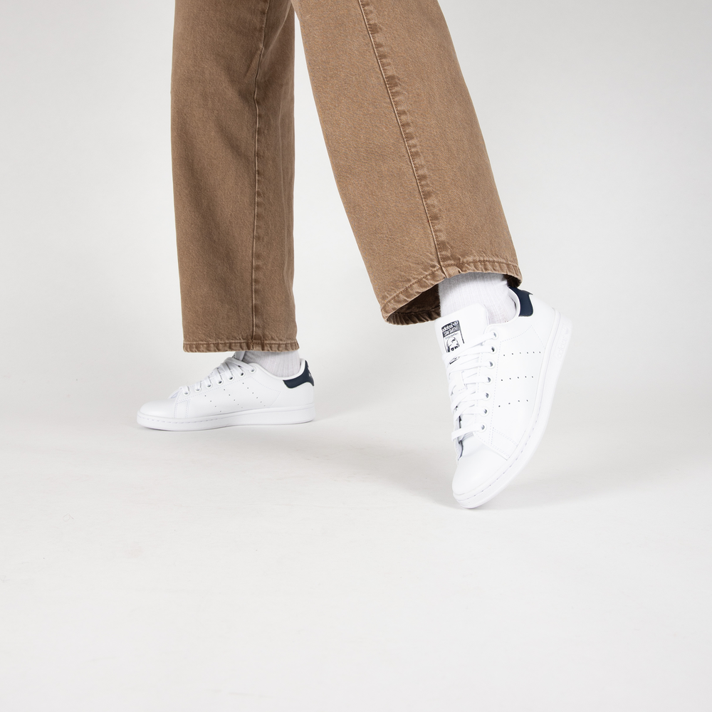 ADIDAS ORIGINALS STAN SMITH SNEAKERS FEMME BLANC MARINE LACETS Courir