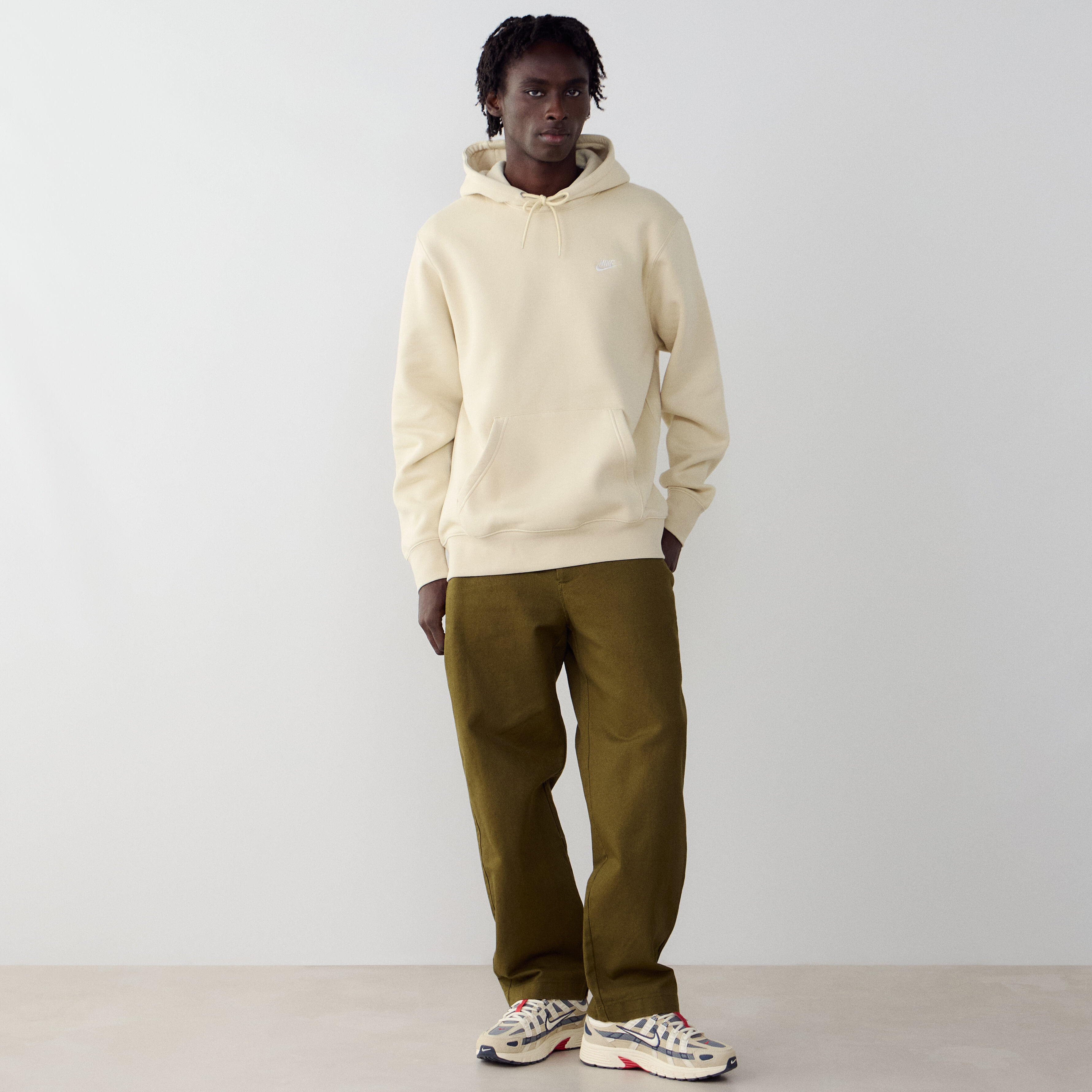 Hoodie Club Small Logo - vue 3