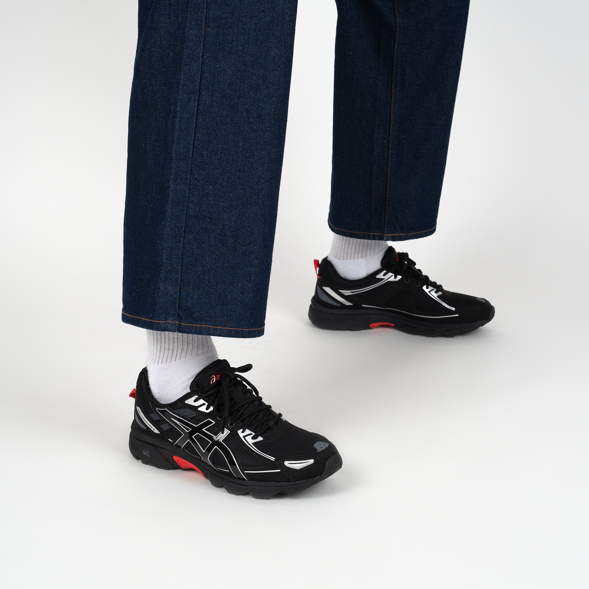 asics gel venture black