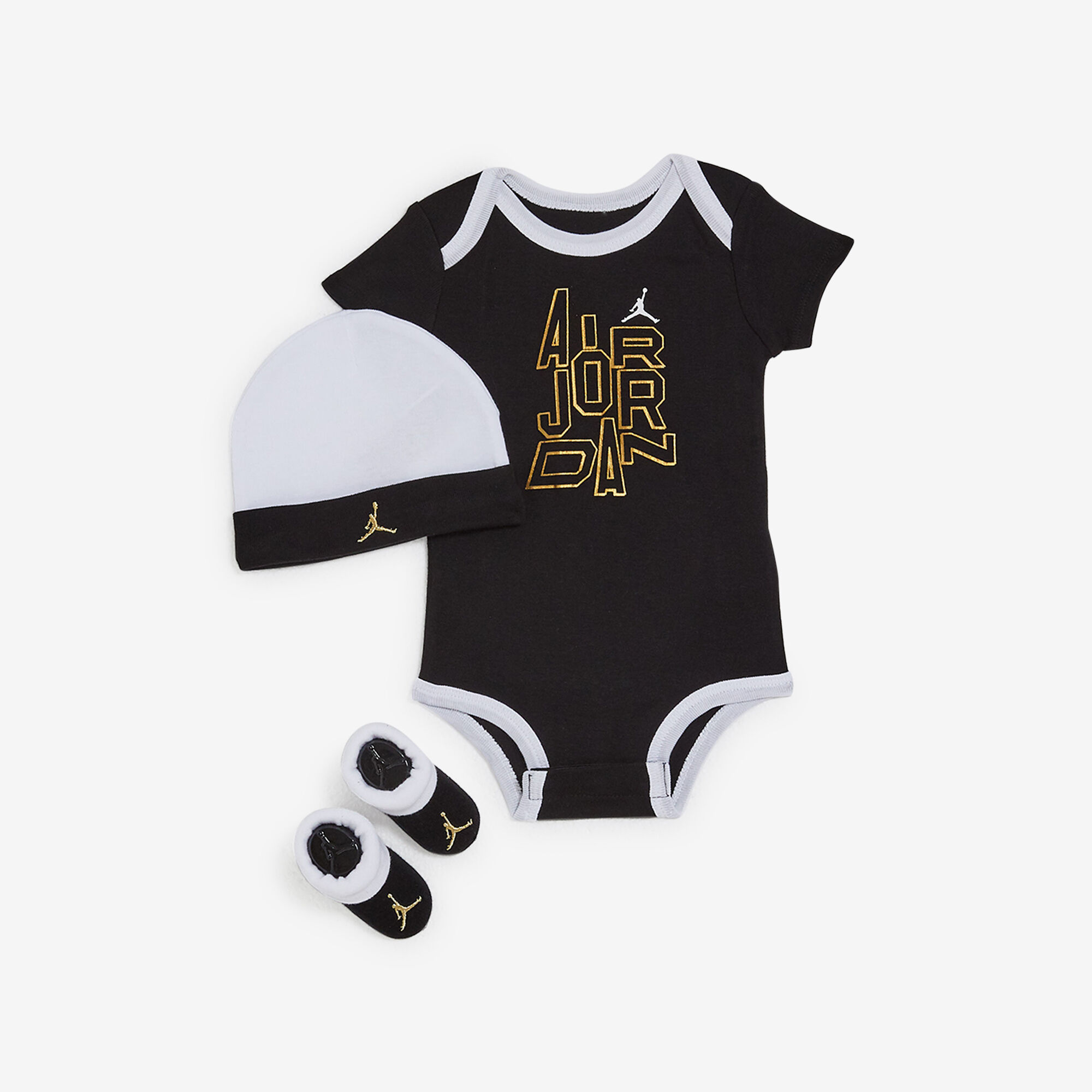 Newborn jordan store outfits cheap