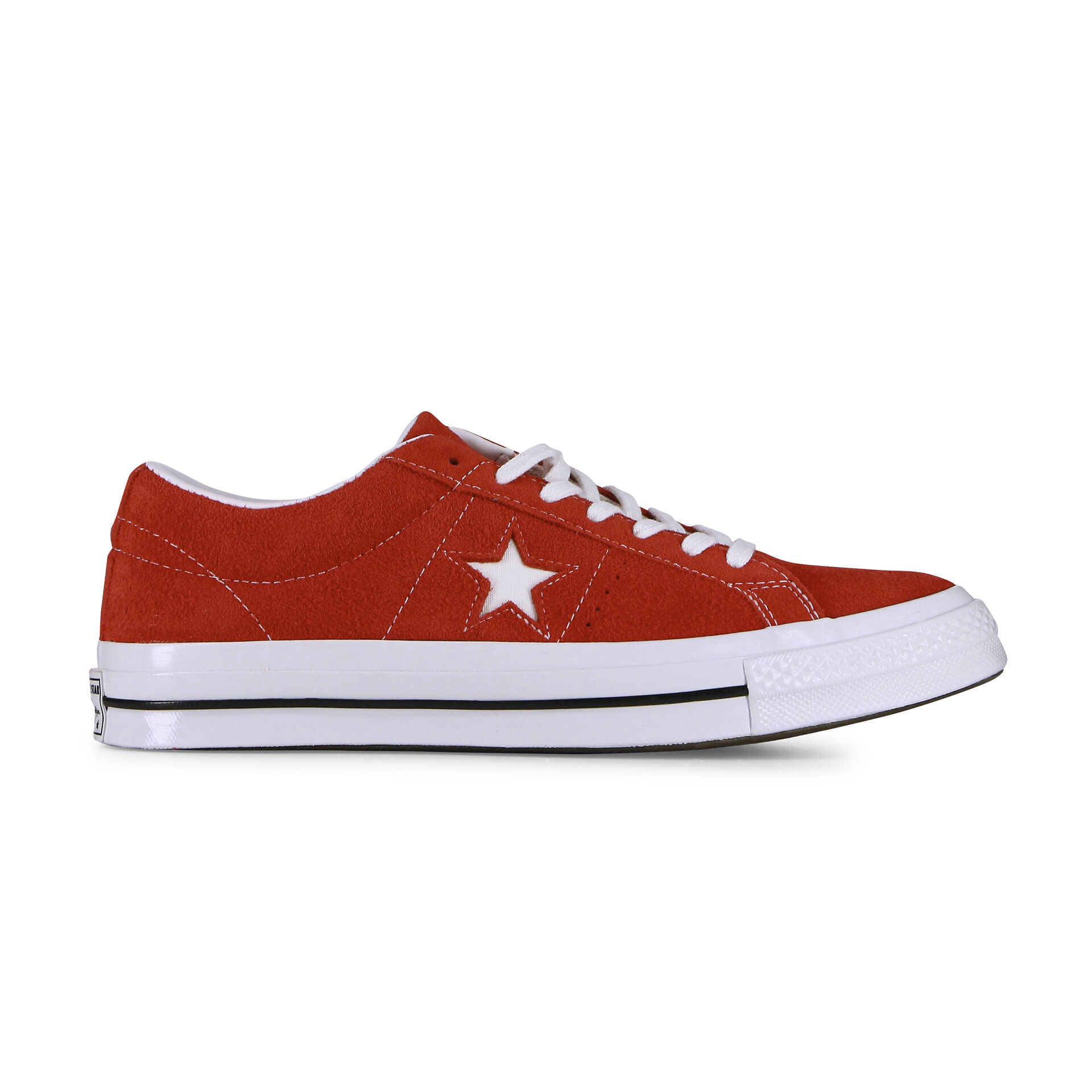courir converse rouge Cinosural International School