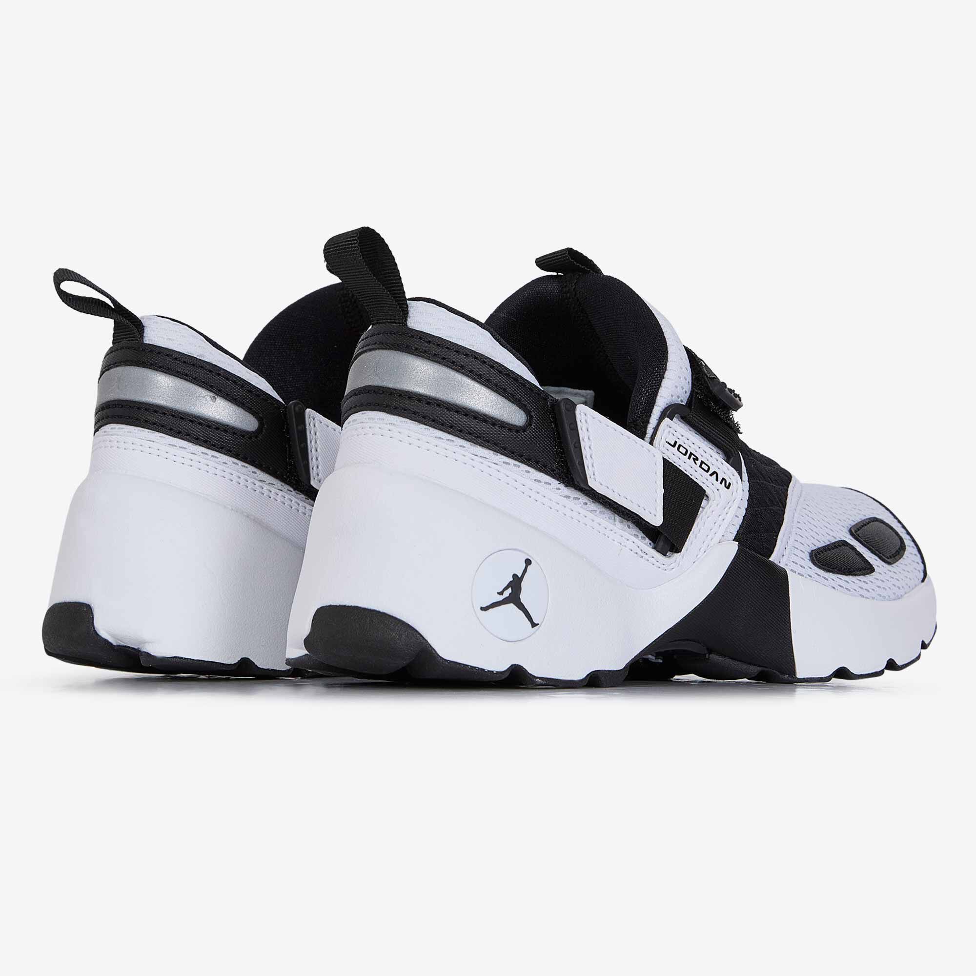 Jordan Trunner Lx - vue 4