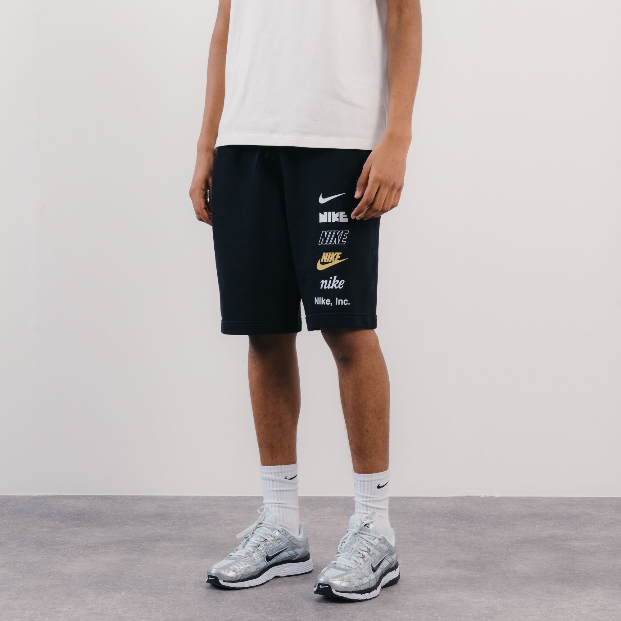 NIKE MULTI LOGO CLUB SHORTS BLACK SHORTS MEN Courir