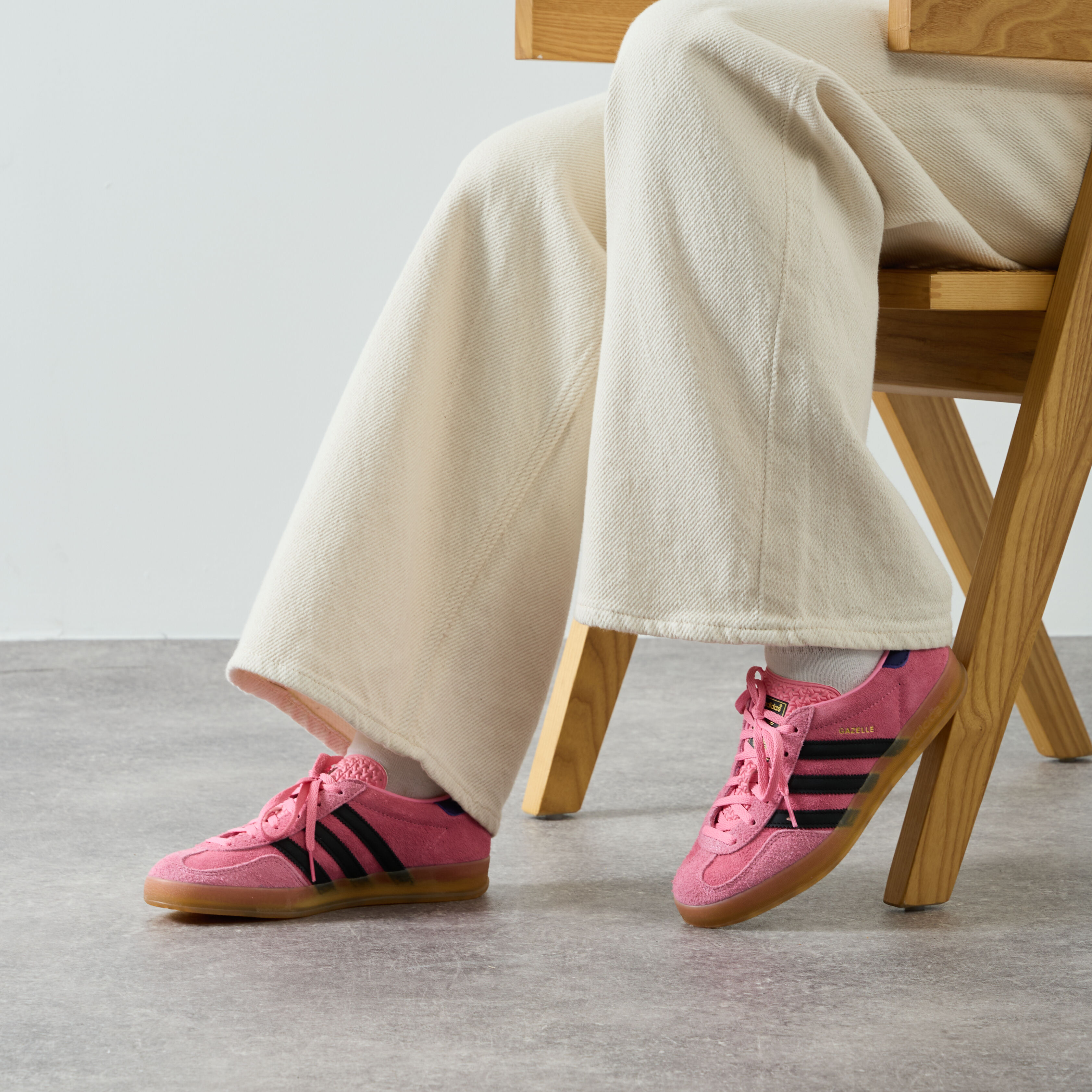Adidas gazelle noir rose shop