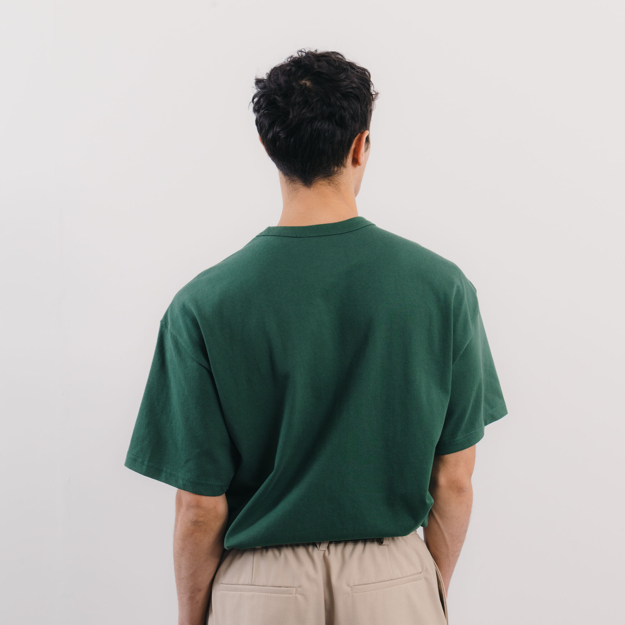 NIKE PREMIUM ESSENTIALS T SHIRT GREEN T SHIRTS MEN Courir