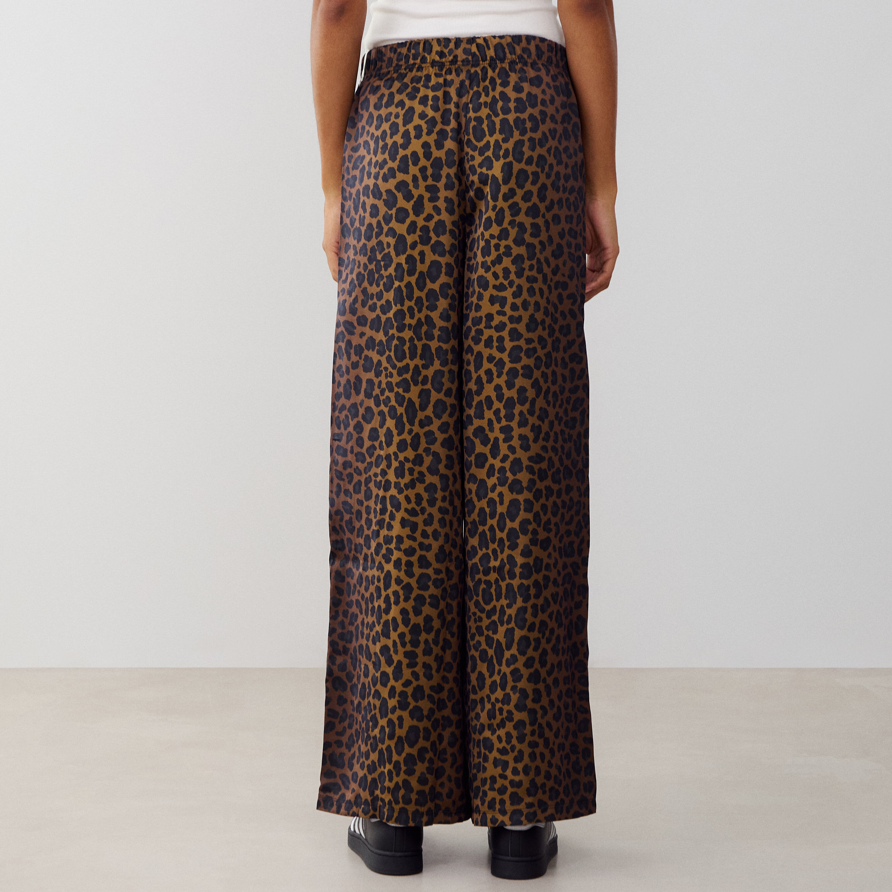 Pantalon satin jambes larges adidas Originals - vue 6