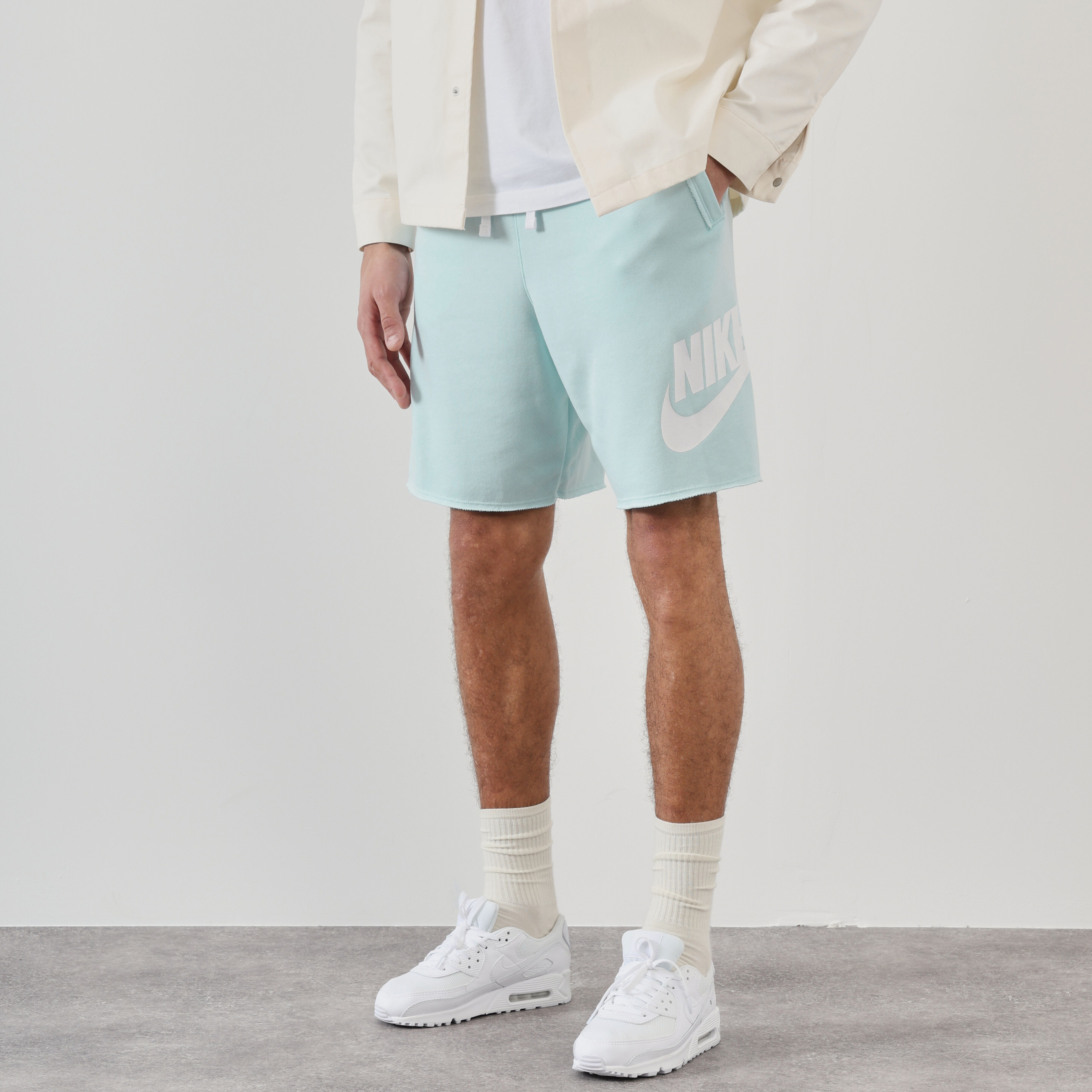 NIKE SHORT CLUB BIG LOGO BLEU SHORTS MEN Courir