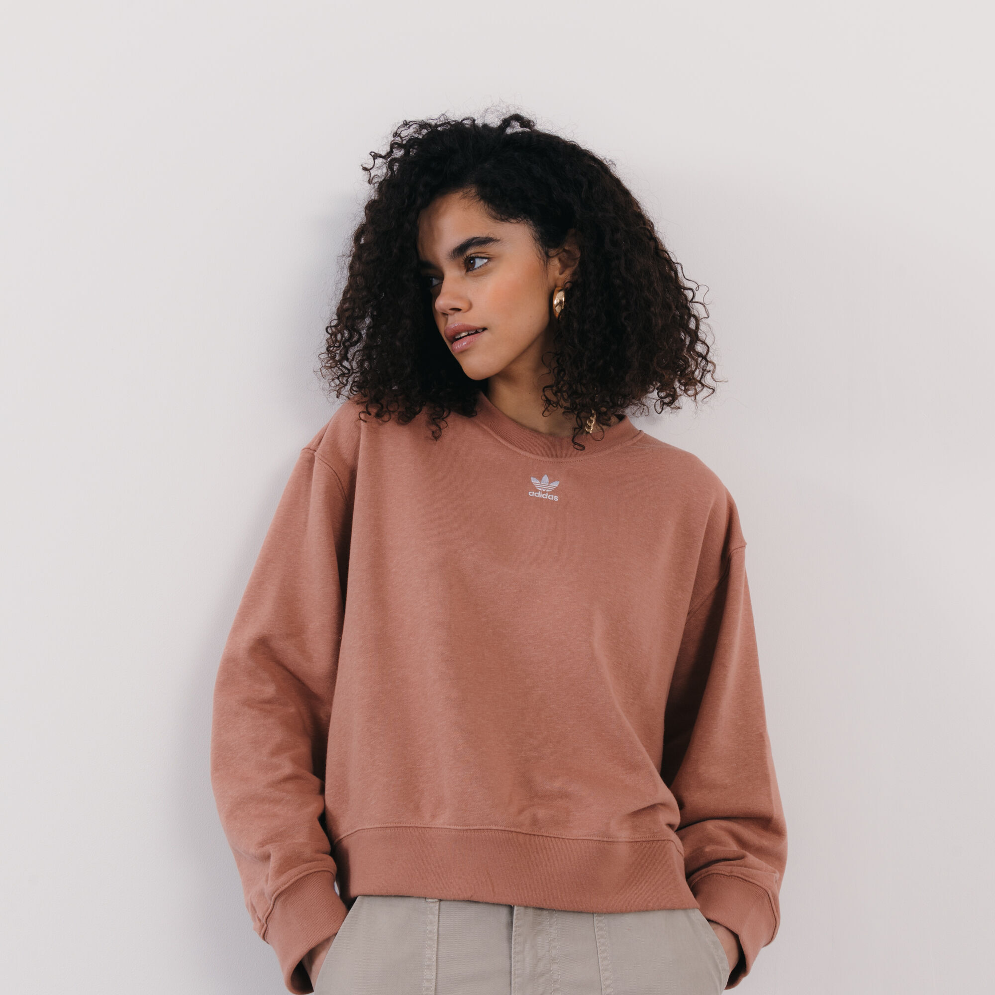 ADIDAS ORIGINALS ESSENTIAL TREFOIL CREW SWEATSHIRT CARAMEL