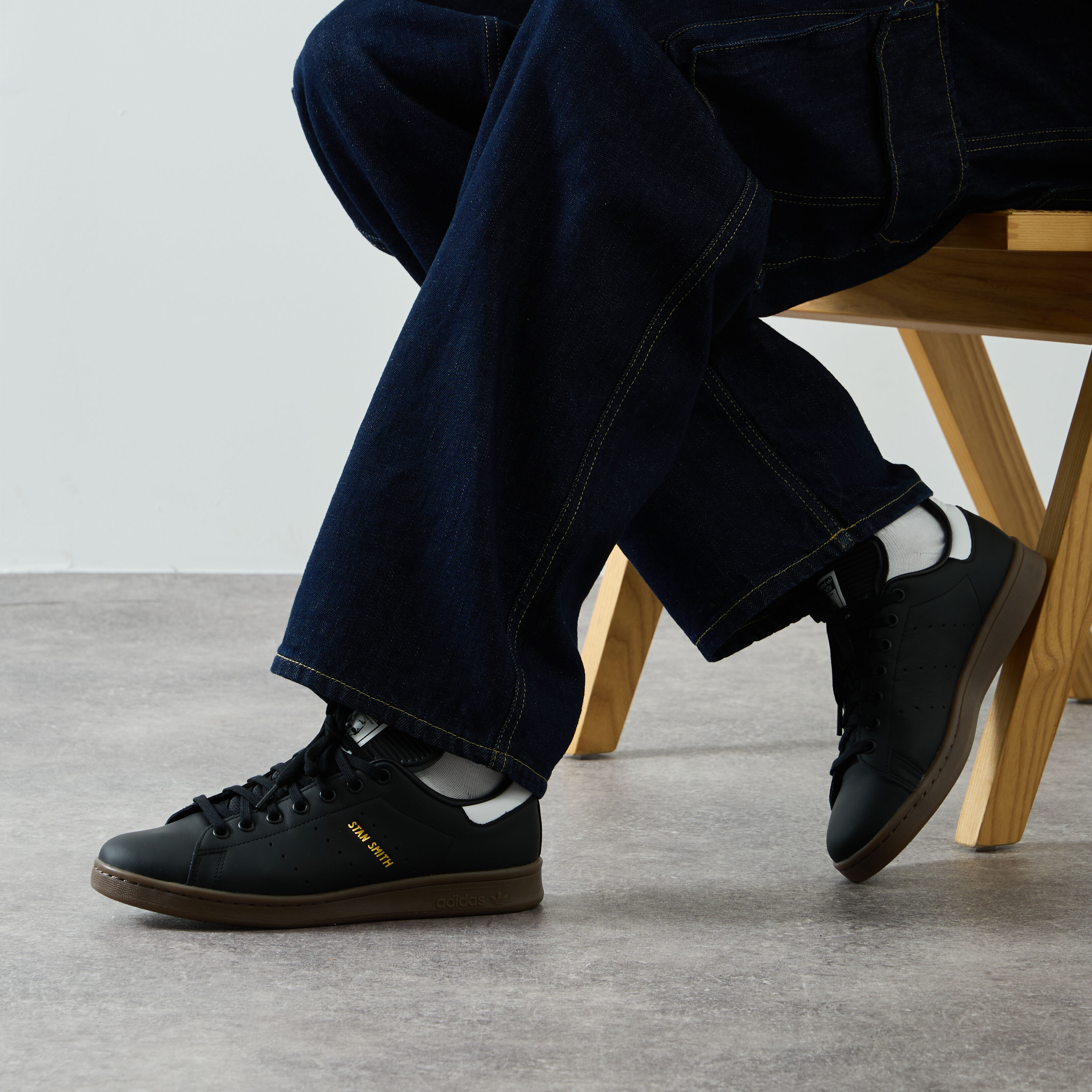ADIDAS ORIGINALS STAN SMITH GUM BLACK SNEAKERS MEN Courir