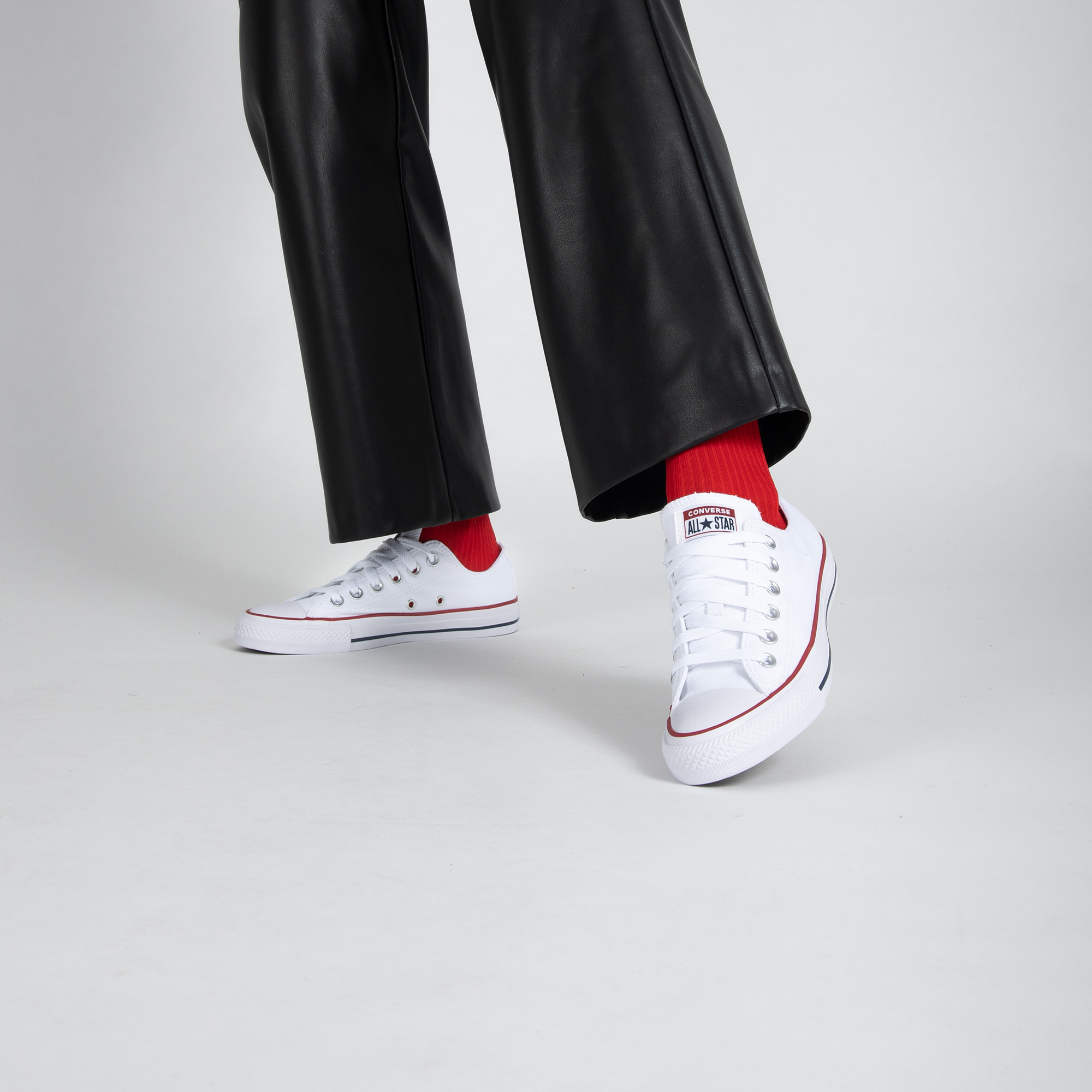 converse basse blanche courir Cinosural International School