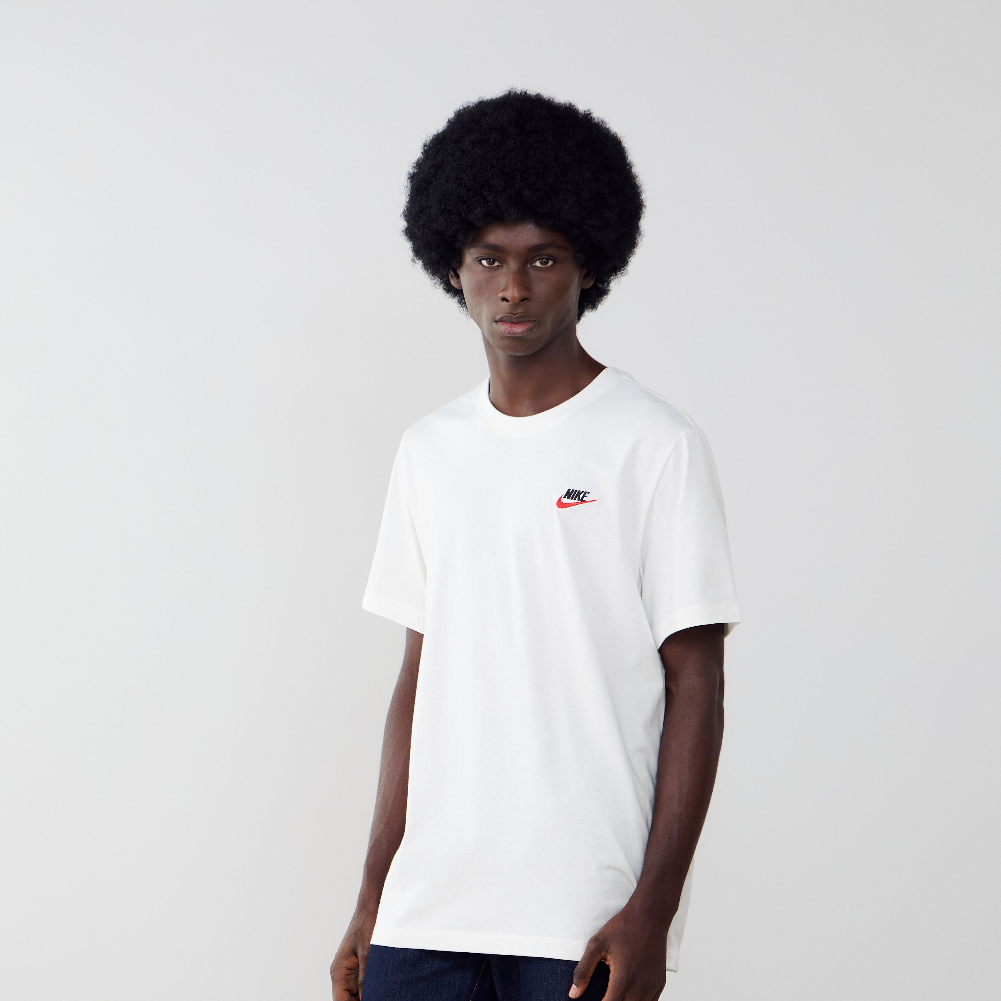 NIKE TEE SHIRT CLUB BLANC TEE SHIRT MEN Courir