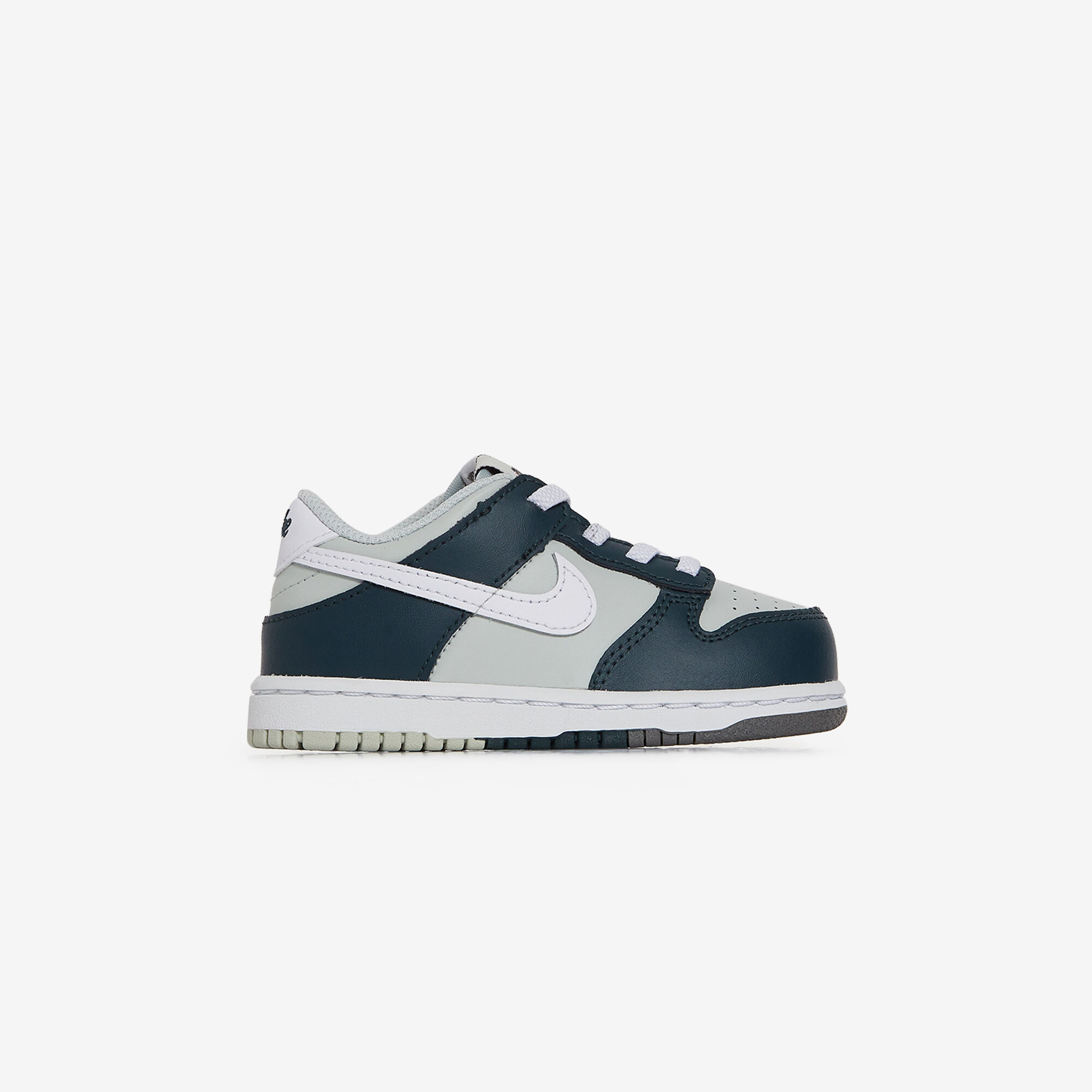 NIKE DUNK LOW REMIX GREY WHITE SNEAKERS CHILDREN Courir