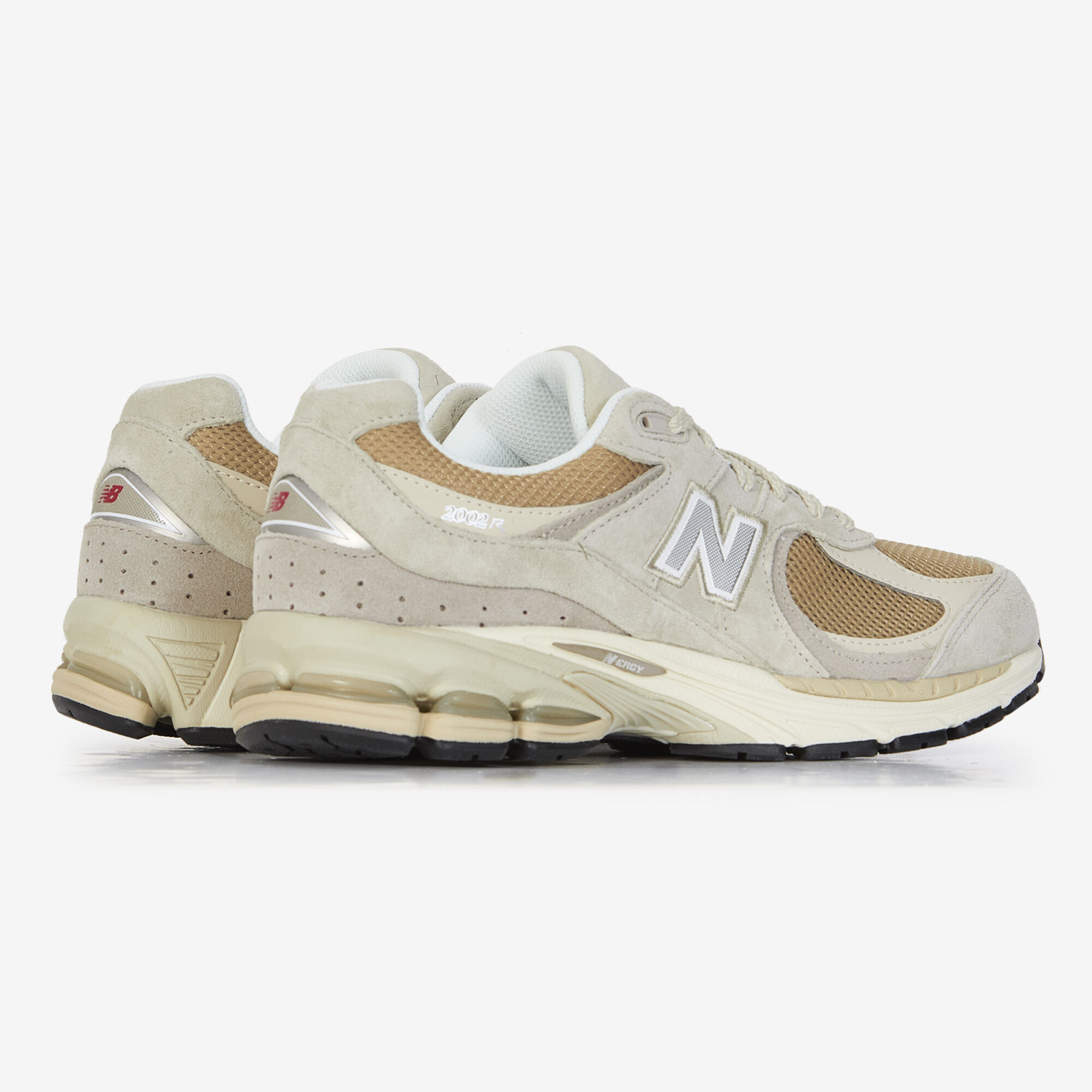 NEW BALANCE 2002R BEIGE/SILVER - SNEAKERS MEN | Courir.com