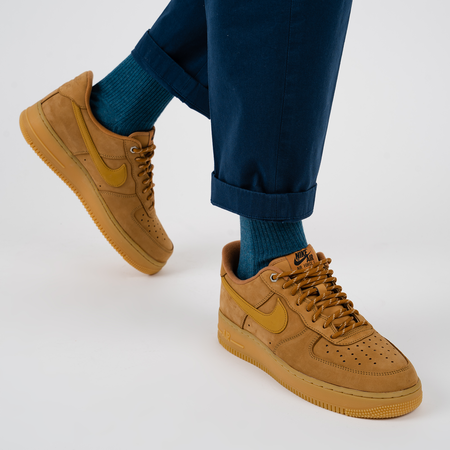 NIKE AIR FORCE 1 LOW MARRON SNEAKERS HOMME LACETS Courir
