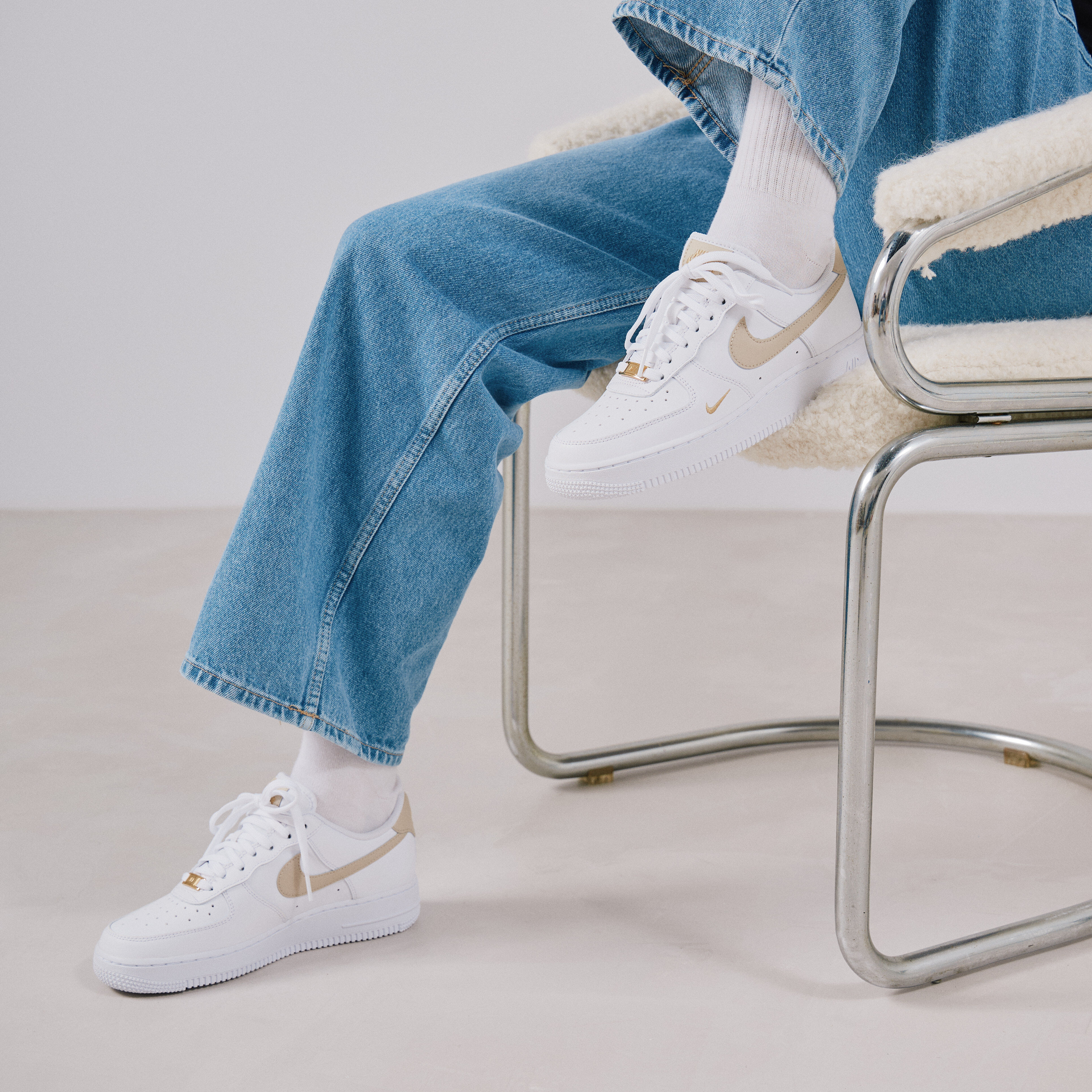 Nike air force one all white hot sale