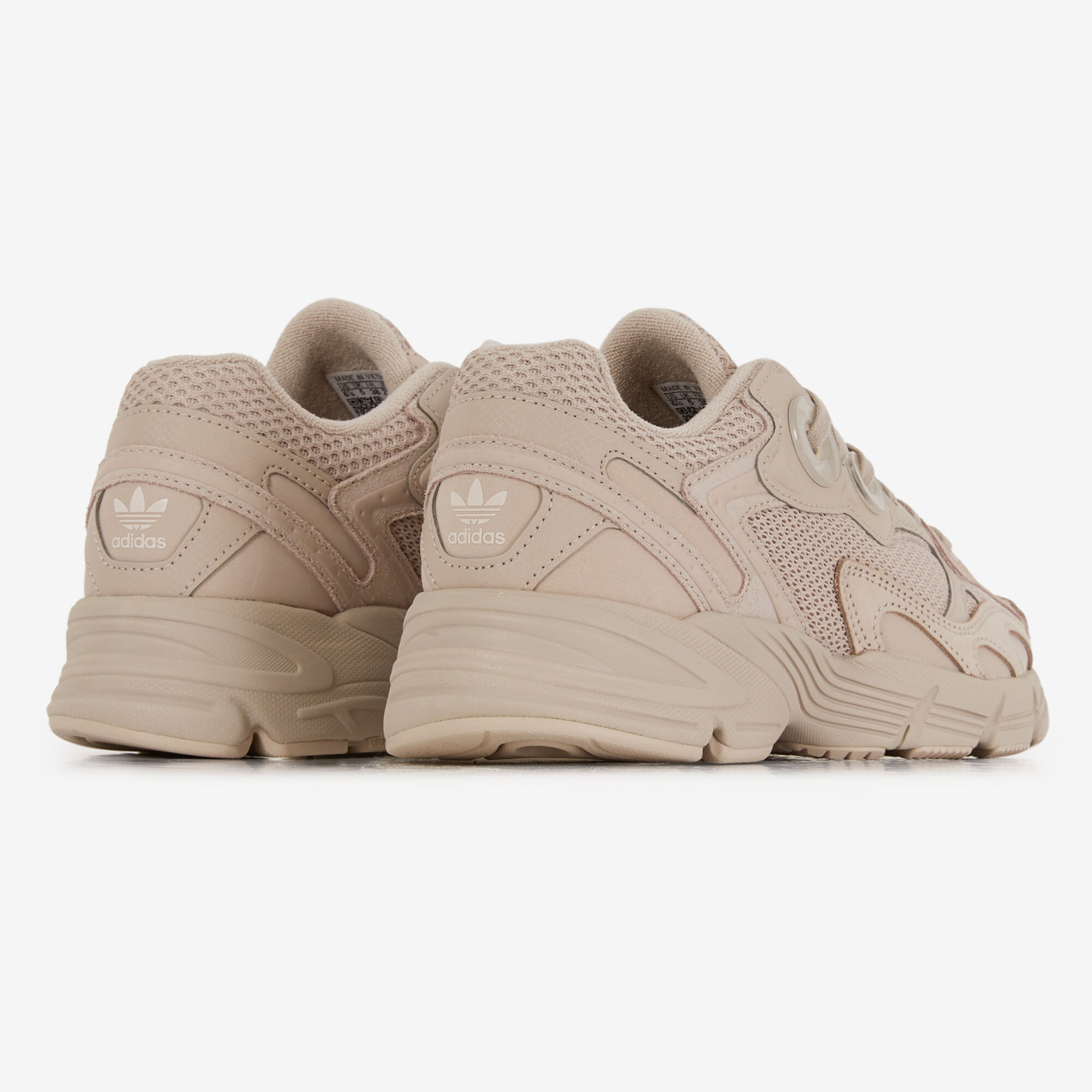 Beige monochrome best sale adidas