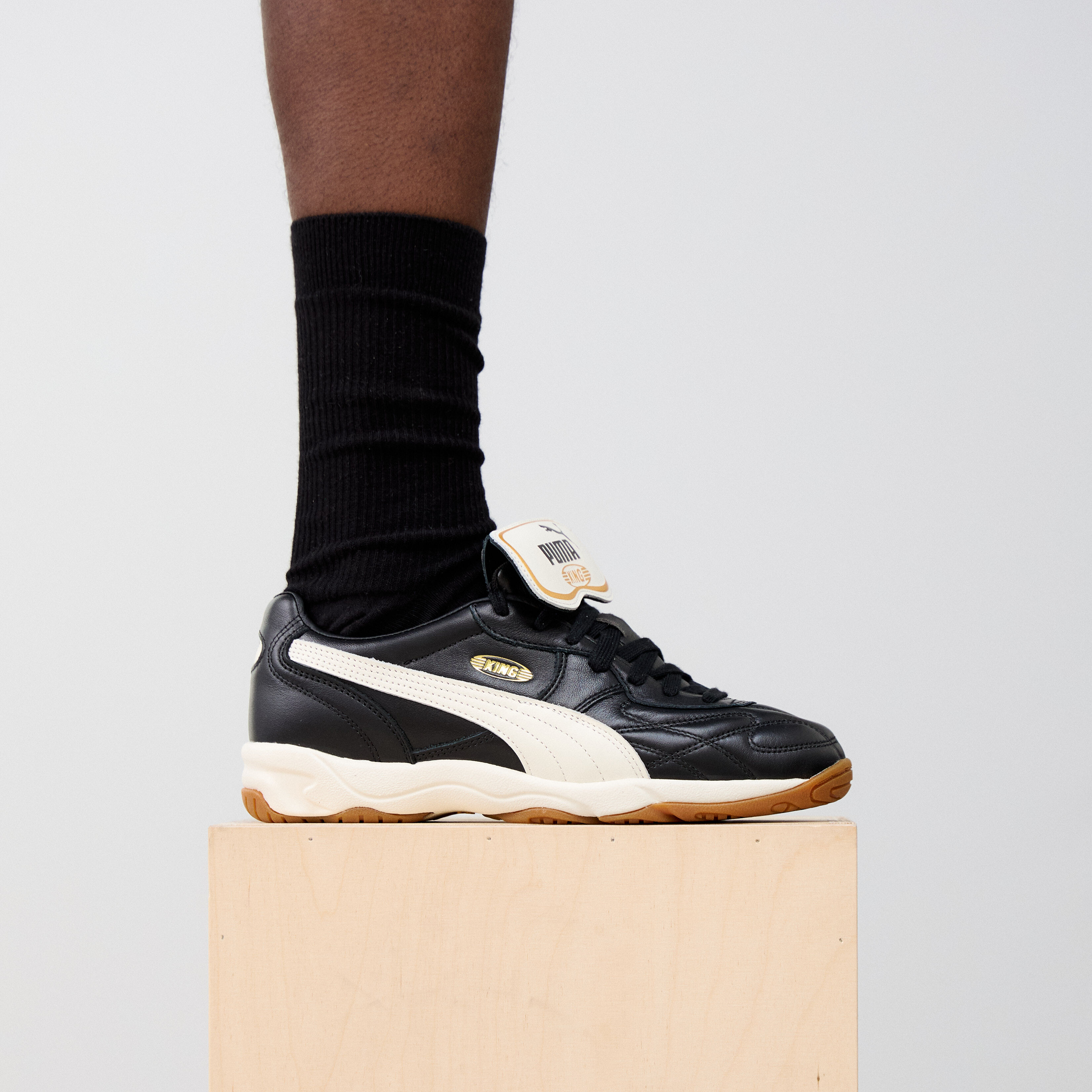 PUMA KING INDOOR BLACK/WHITE - SNEAKERS MEN | Courir.com