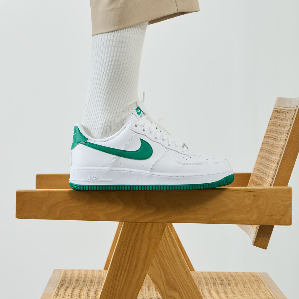NIKE AIR FORCE LOW SNEAKERS HOMME BLANC/VERT LACETS