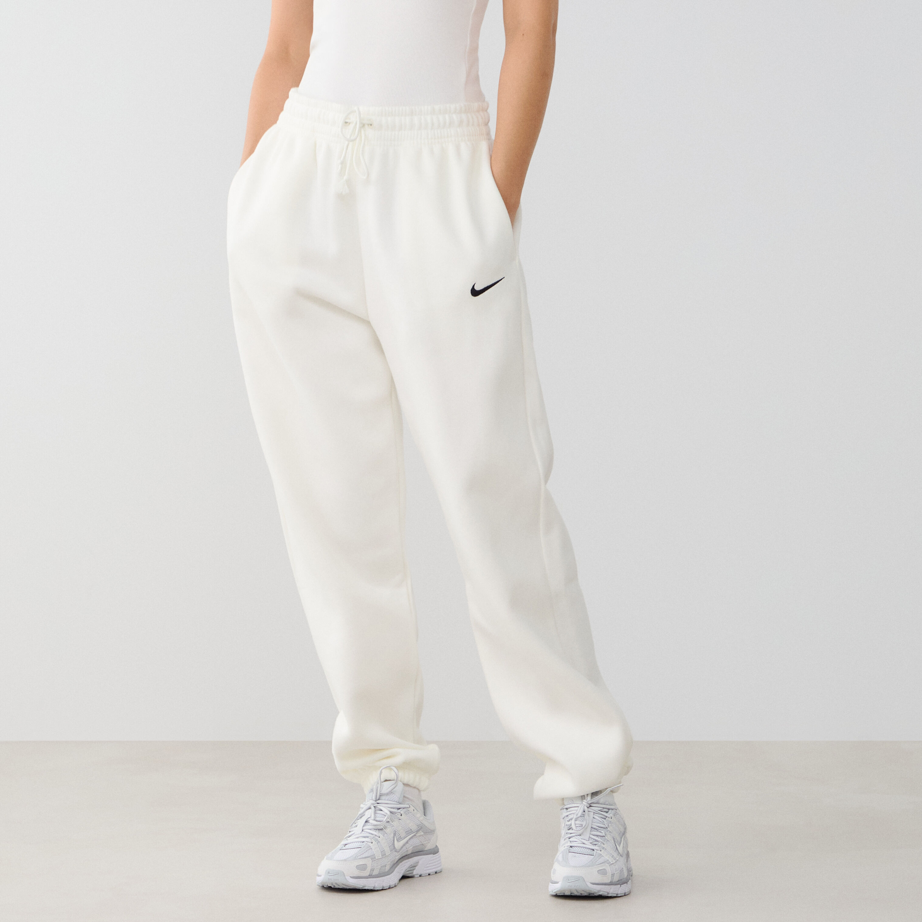 Pantalons de survetement Joggings NIKE FEMME ECRU Collections 2024 Courir