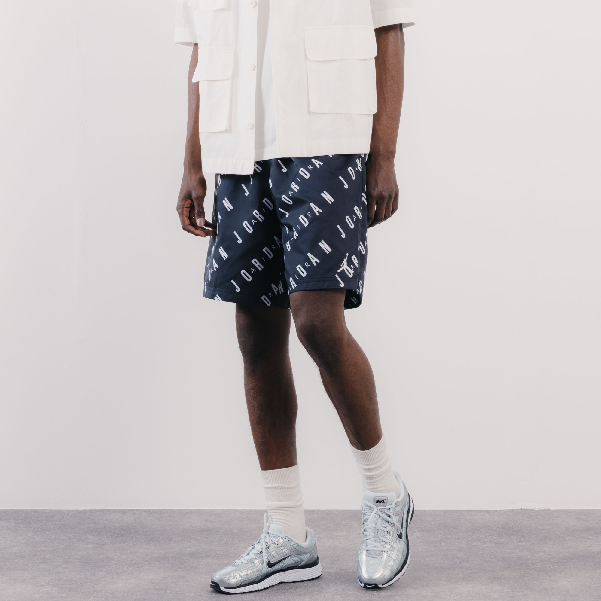JORDAN POOLSIDE AOP SHORTS BLACK WHITE SHORTS MEN Courir