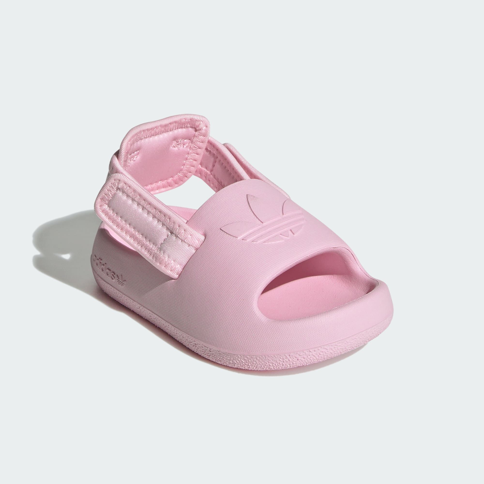Baskets Vetements Streatwear ADIDAS pour Collections 2024 Courir