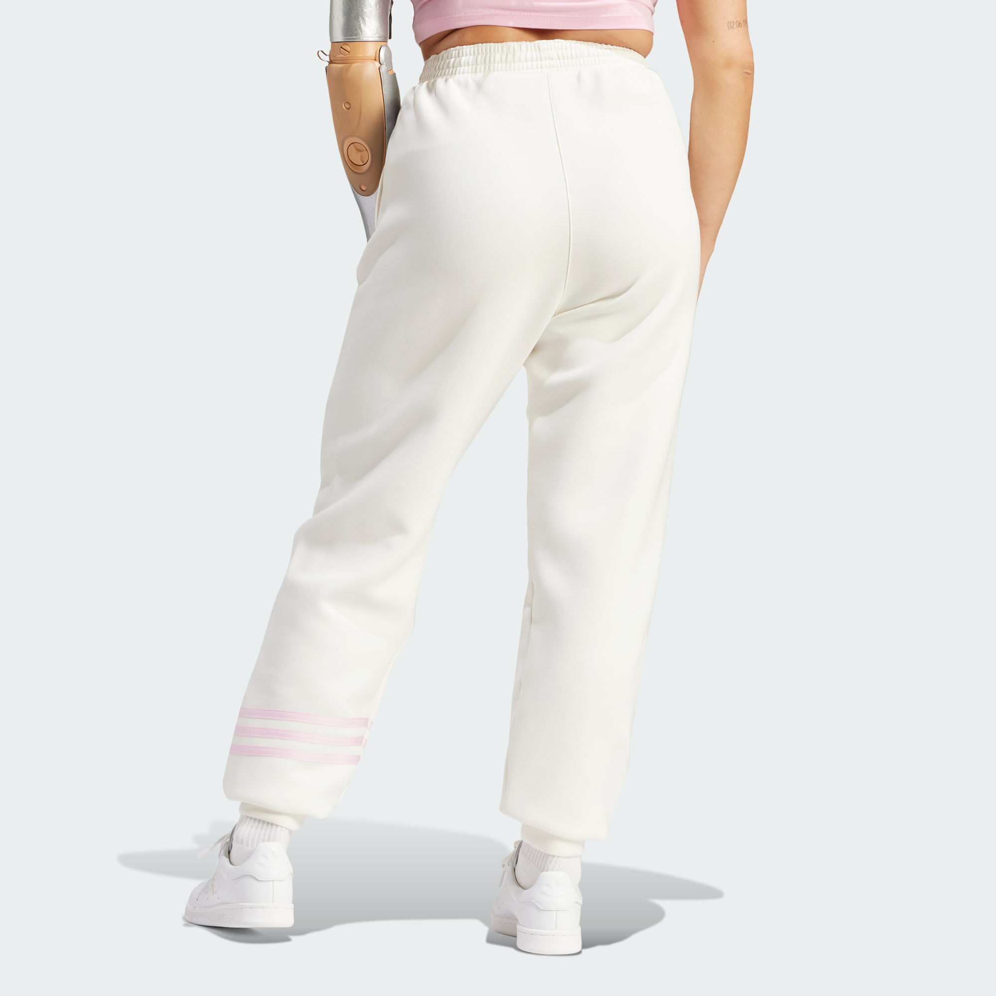 ADIDAS ORIGINALS Neuclassics Sweat Pants Cloud White Clear Pink TROUSERS WOMEN Courir