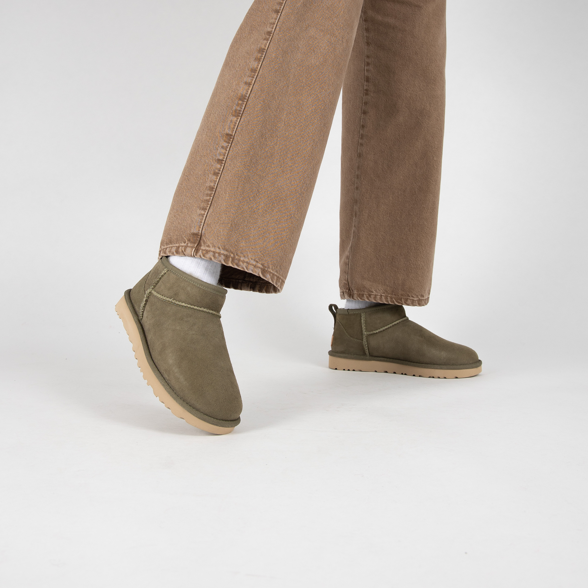 Ugg Classic Ultra Mini Kaki UGG Bottines Femme Classic Ultra