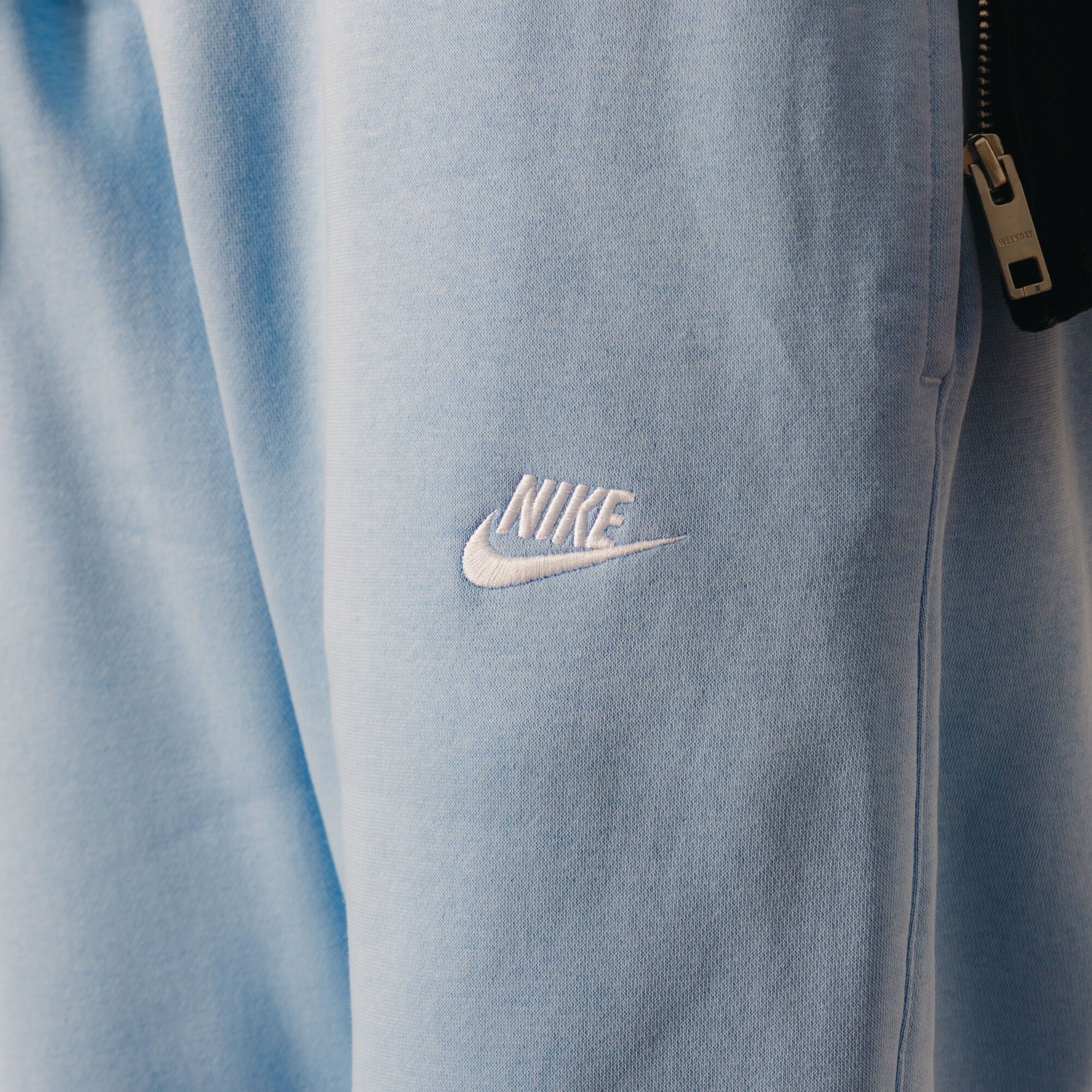 NIKE CLUB JOGGERS BLEU CIEL TROUSERS MEN Courir