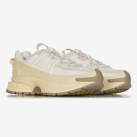 NIKE zoom vomero ZOOM VOMERO ROAM BEIGE MEN