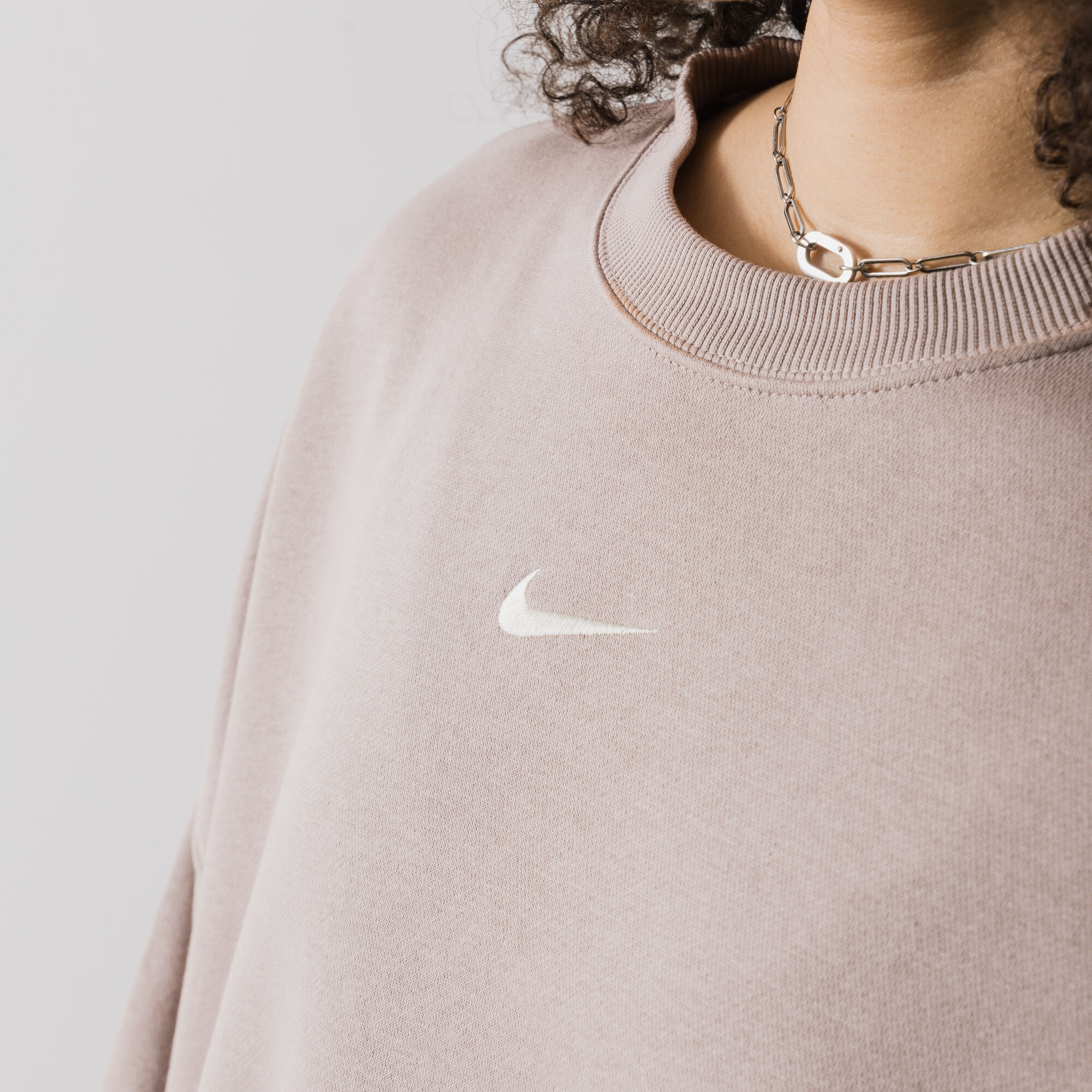 Pull nike femme beige new arrivals