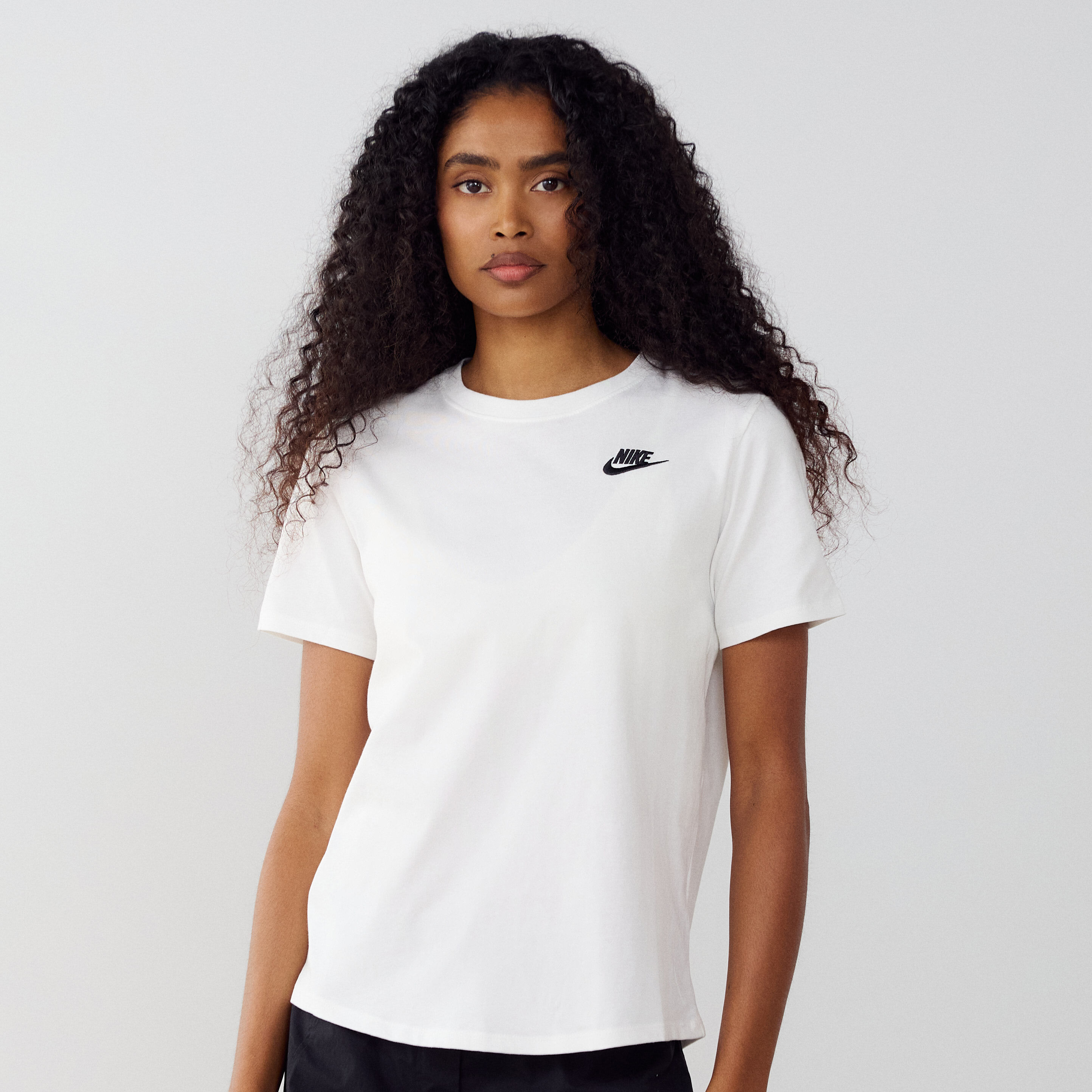 nike white t shirt women's