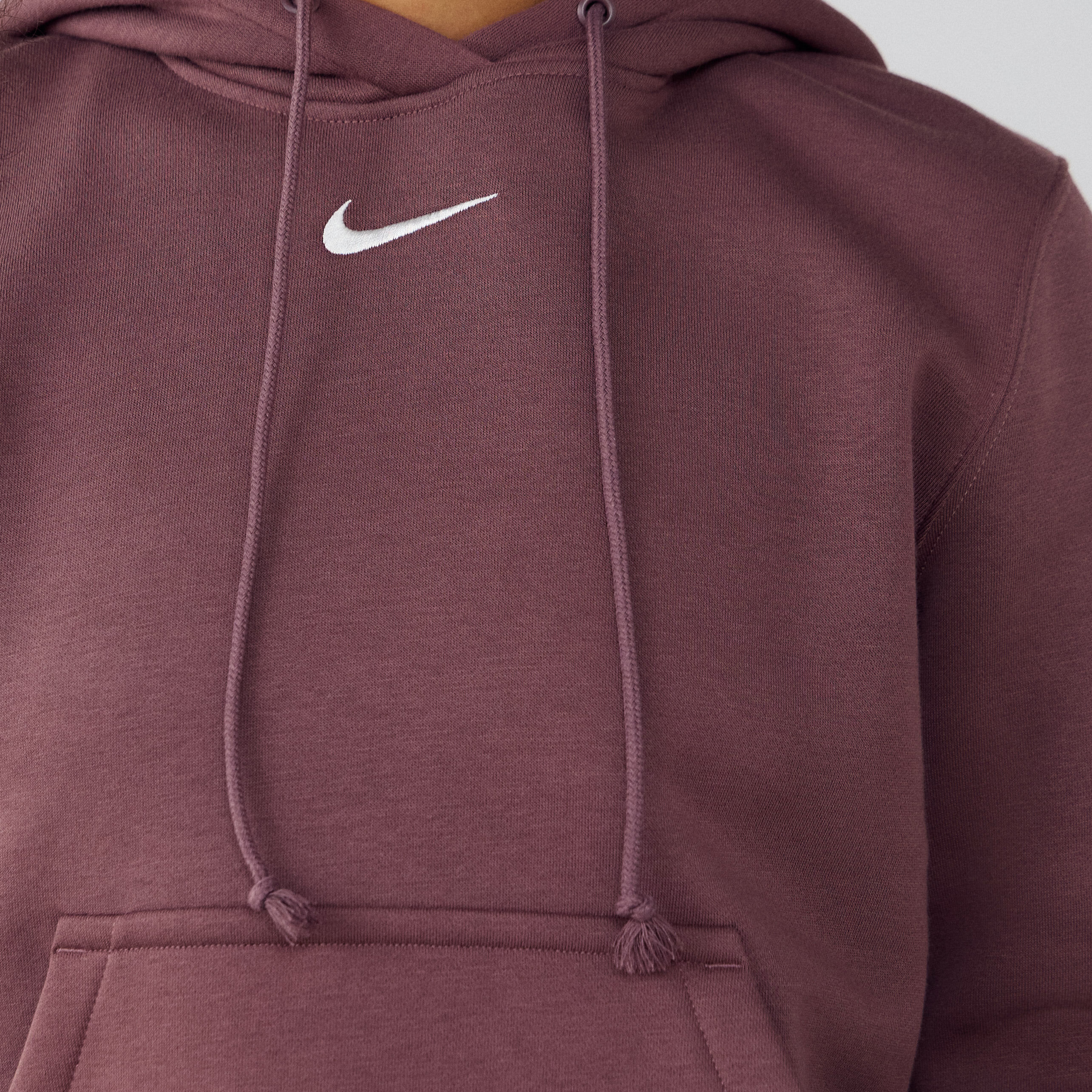 Hoodie Club Centered Logo - vue 3