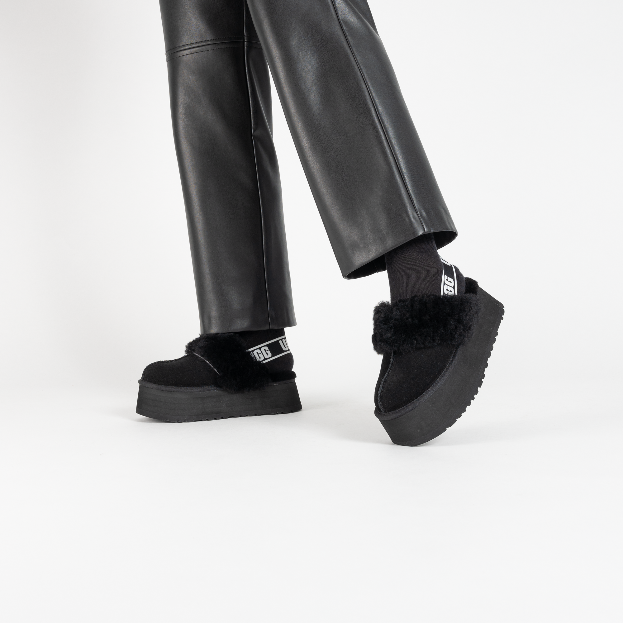 UGG FUNKETTE BLACK SNEAKERS WOMEN