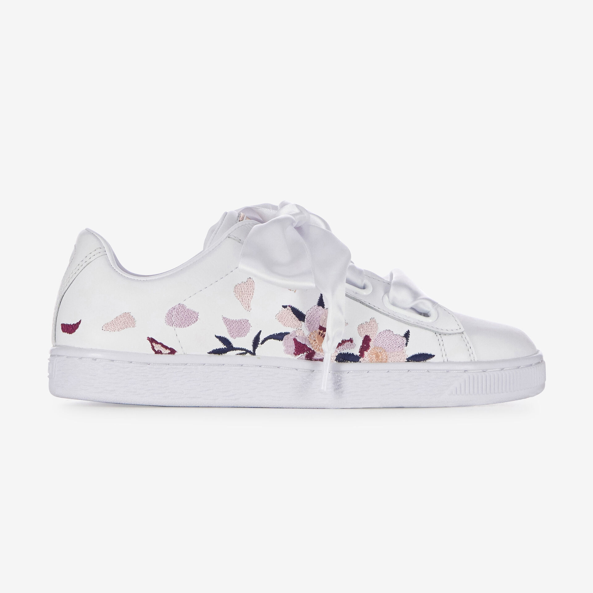 puma blanche a fleur