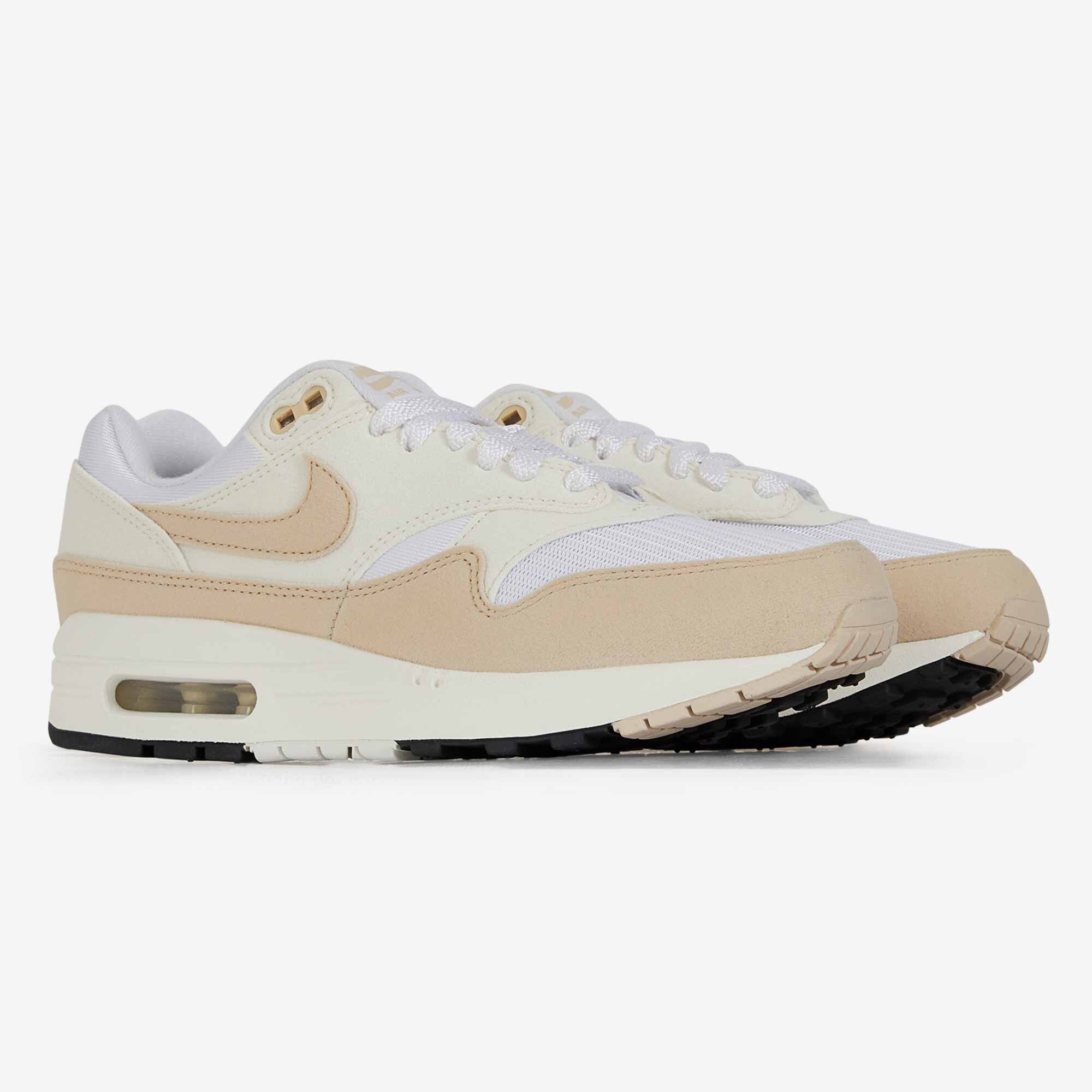 Beige nikes on sale dames