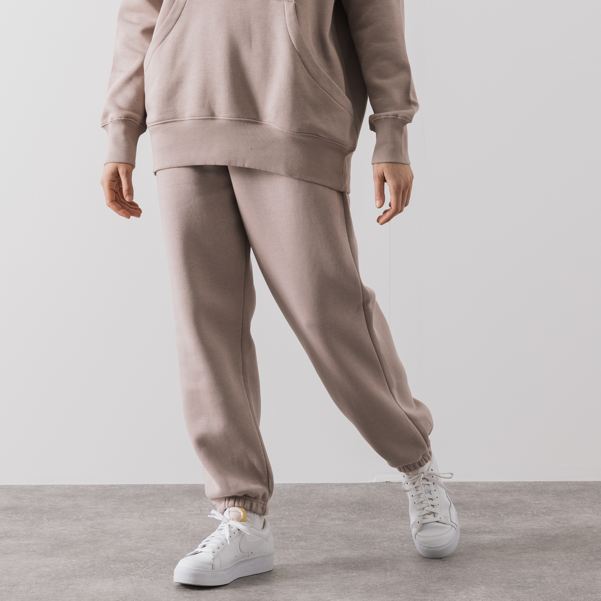trendy nike sweatpants