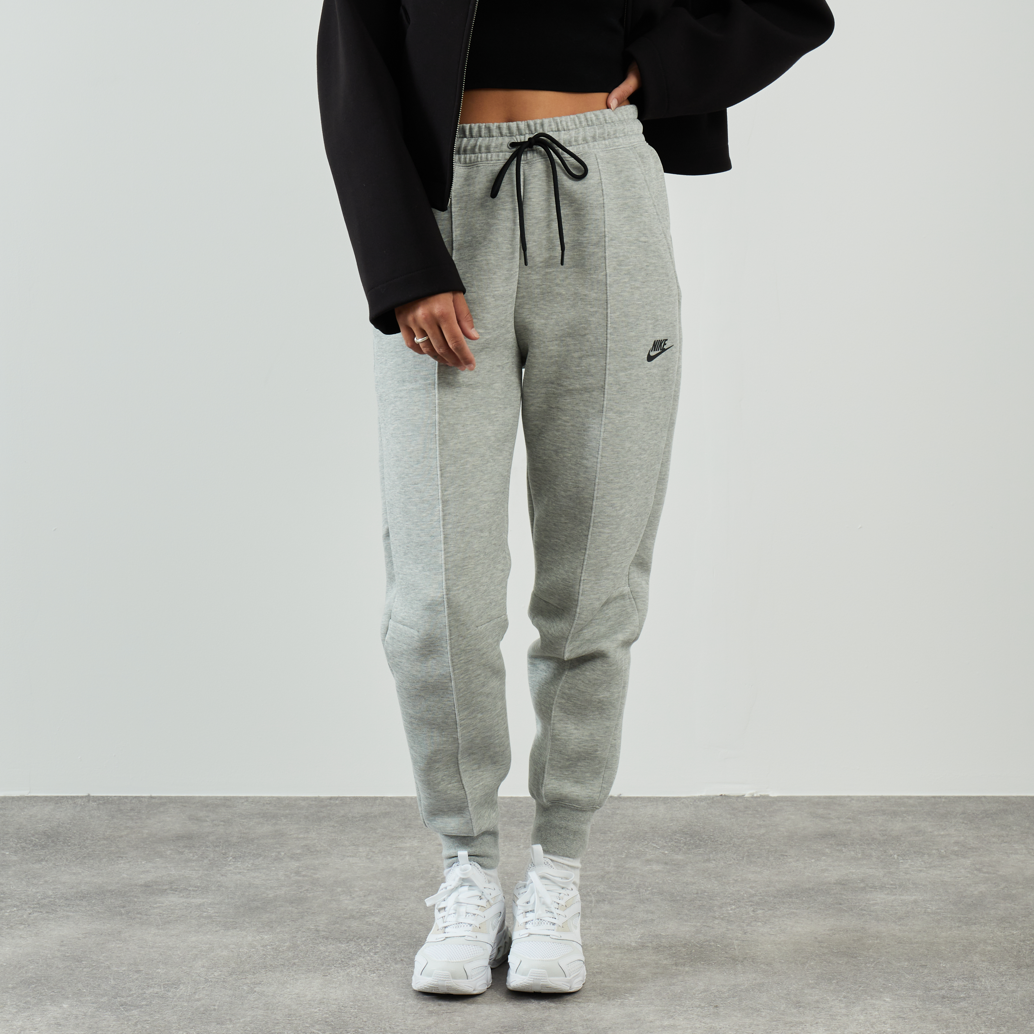 NIKE TECH FLEECE JOGGERS GREY TROUSERS WOMEN Courir