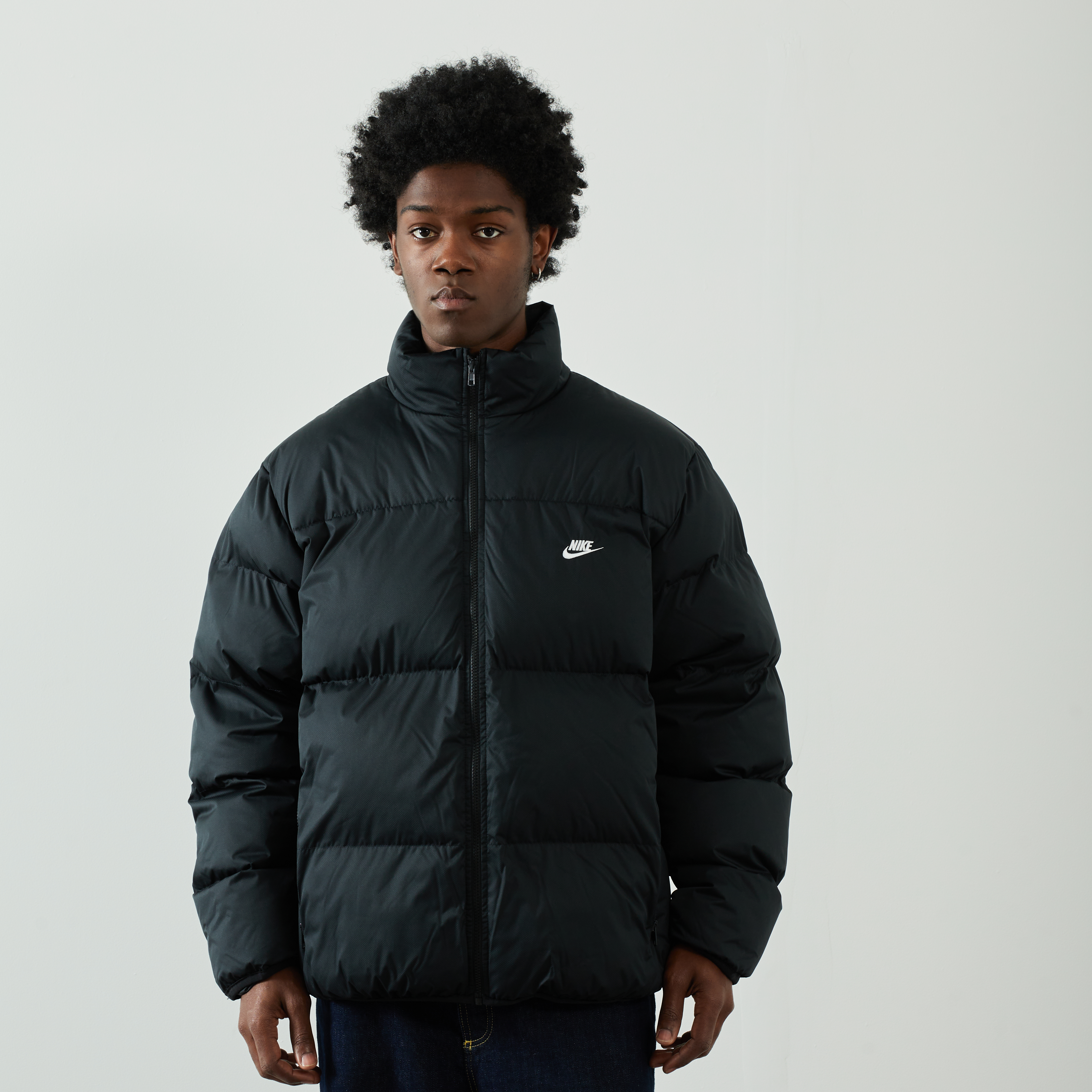 NIKE JACKET PUFFER CLUB NOIR BLANC BLOUSON HOMME Courir