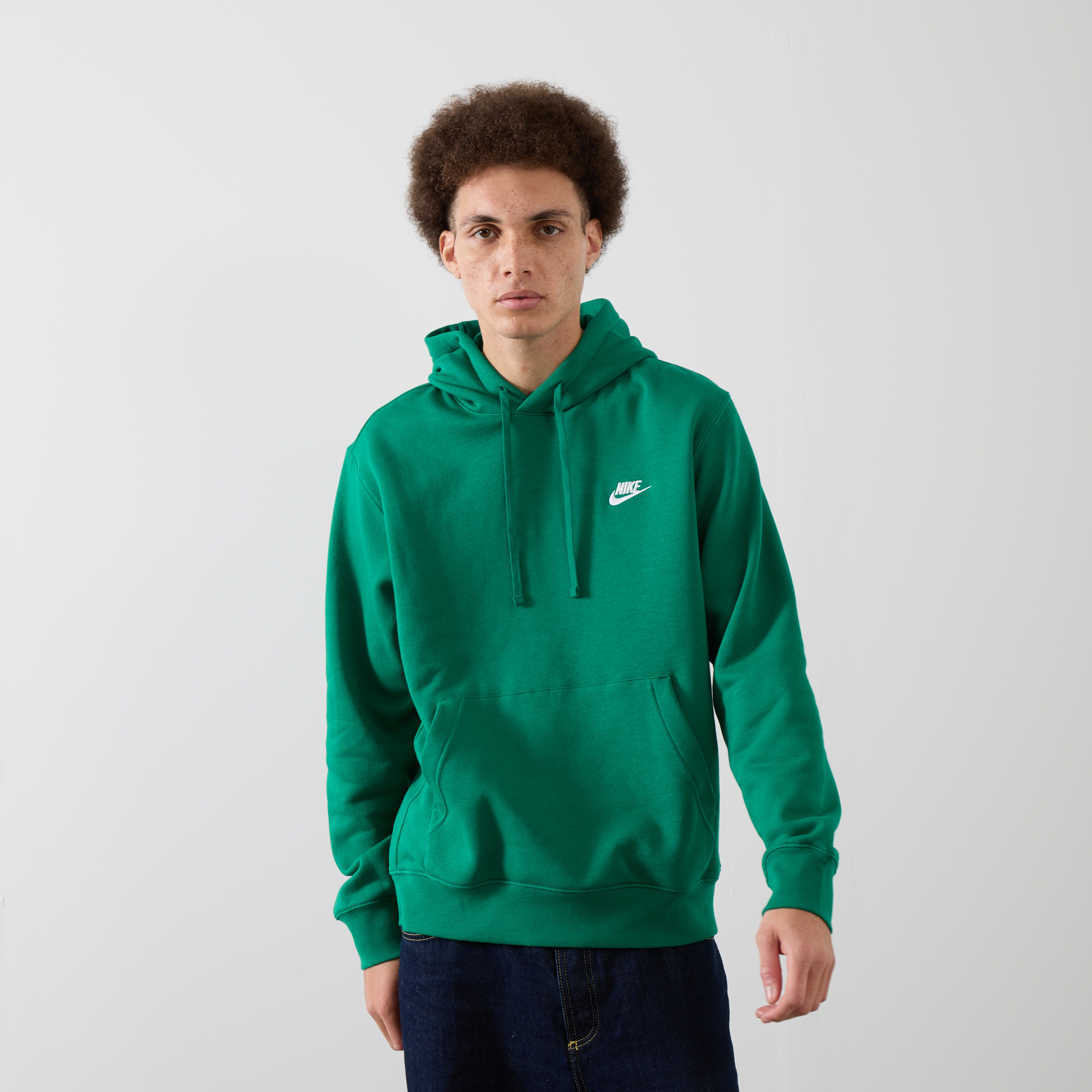 NIKE HOODIE CLUB SMALL LOGO VERT SWEAT HOMME Courir
