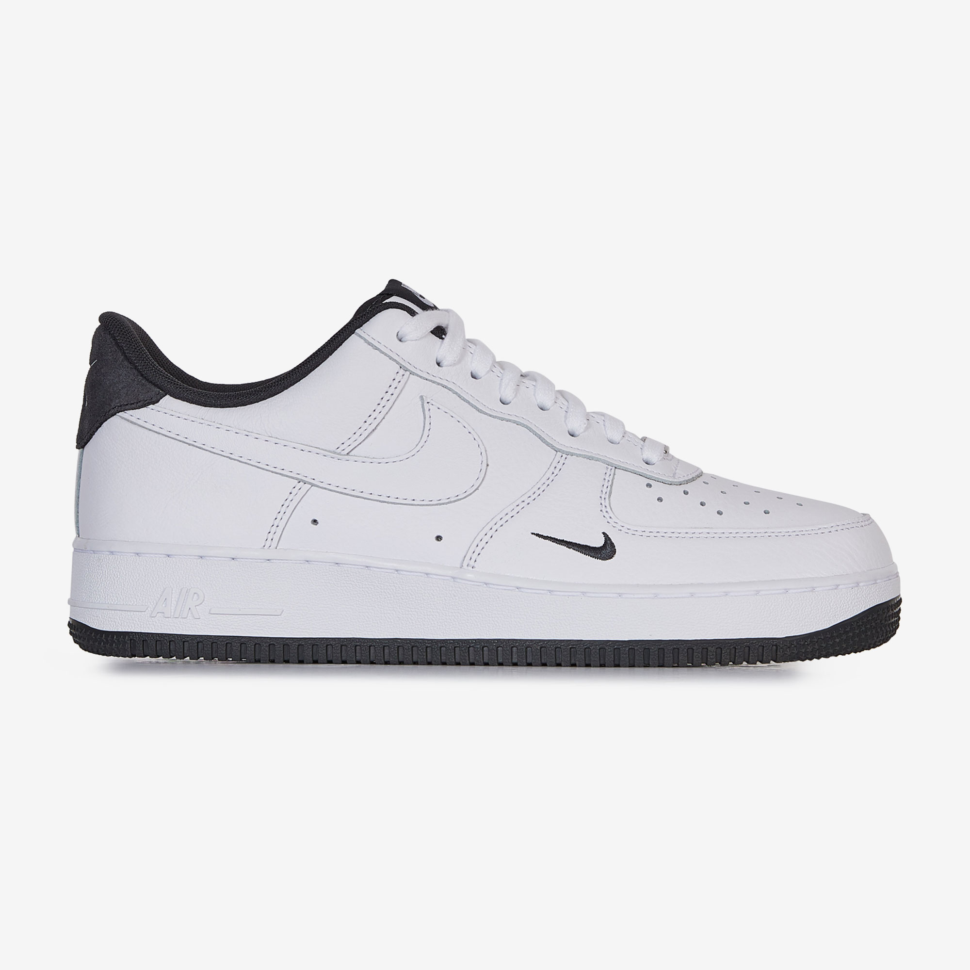 NIKE AIR FORCE 1 LOW LV8 WHITE/BLACK - SNEAKERS MEN | Courir.com